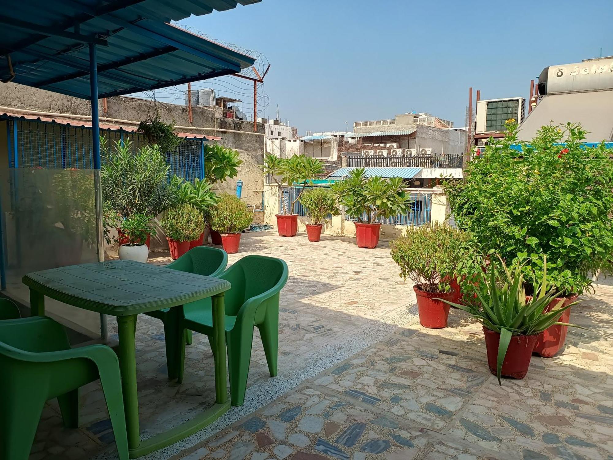 Guest house Majors Den 2*