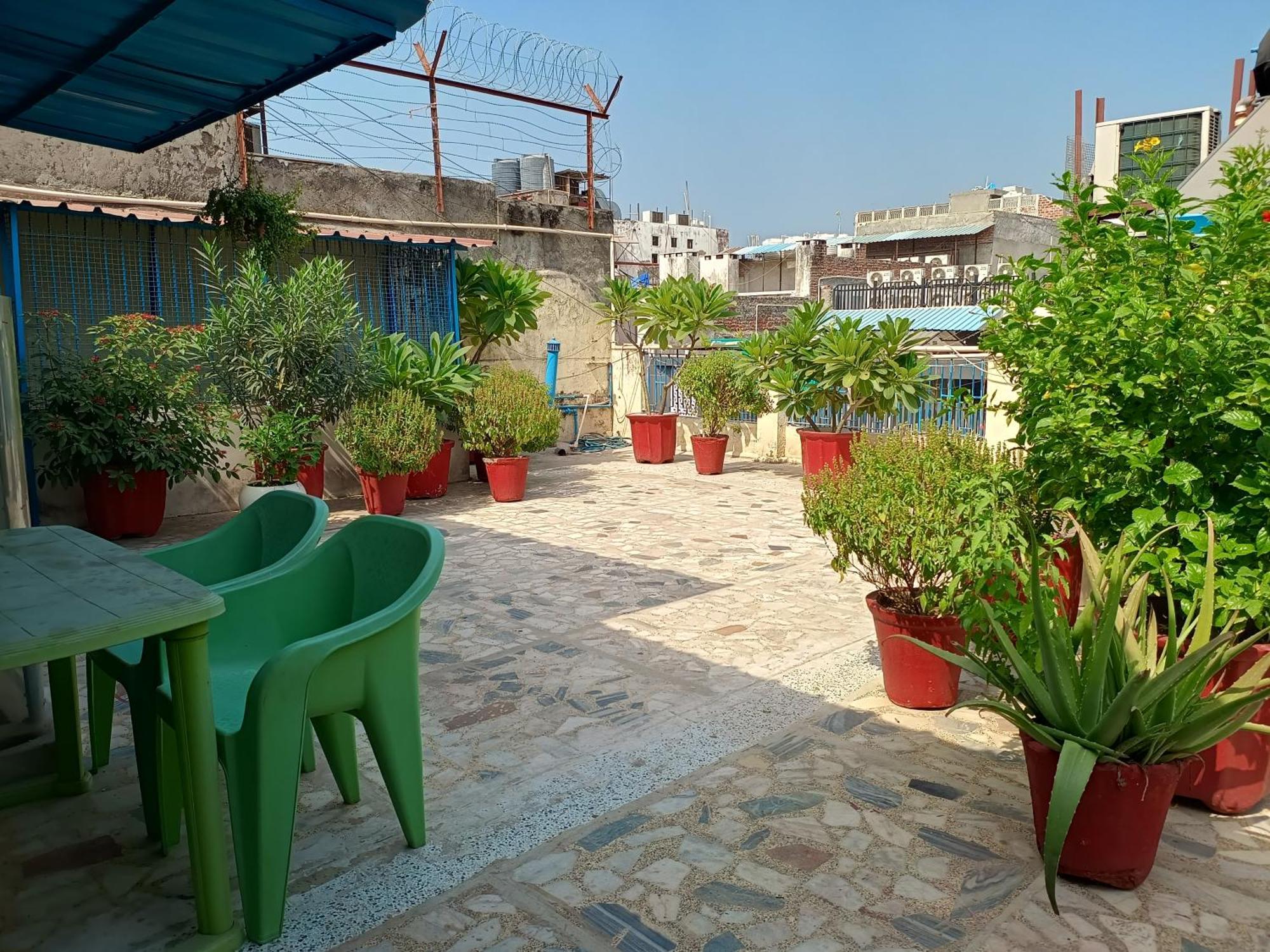 Majors Den Guest house New Delhi