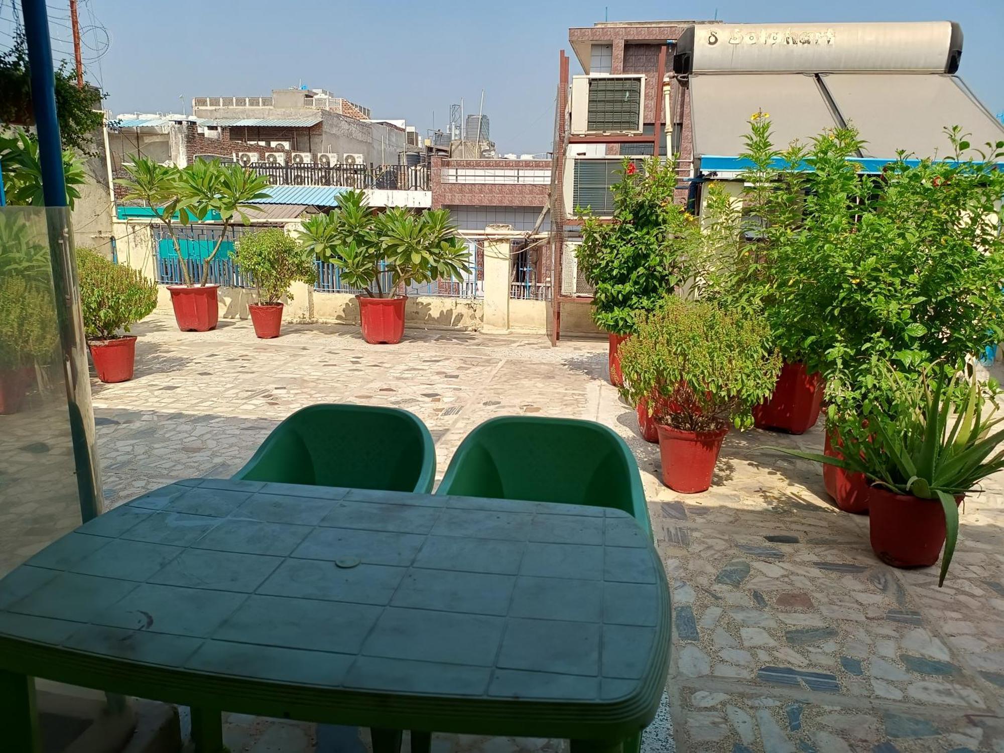 Guest house Majors Den New Delhi