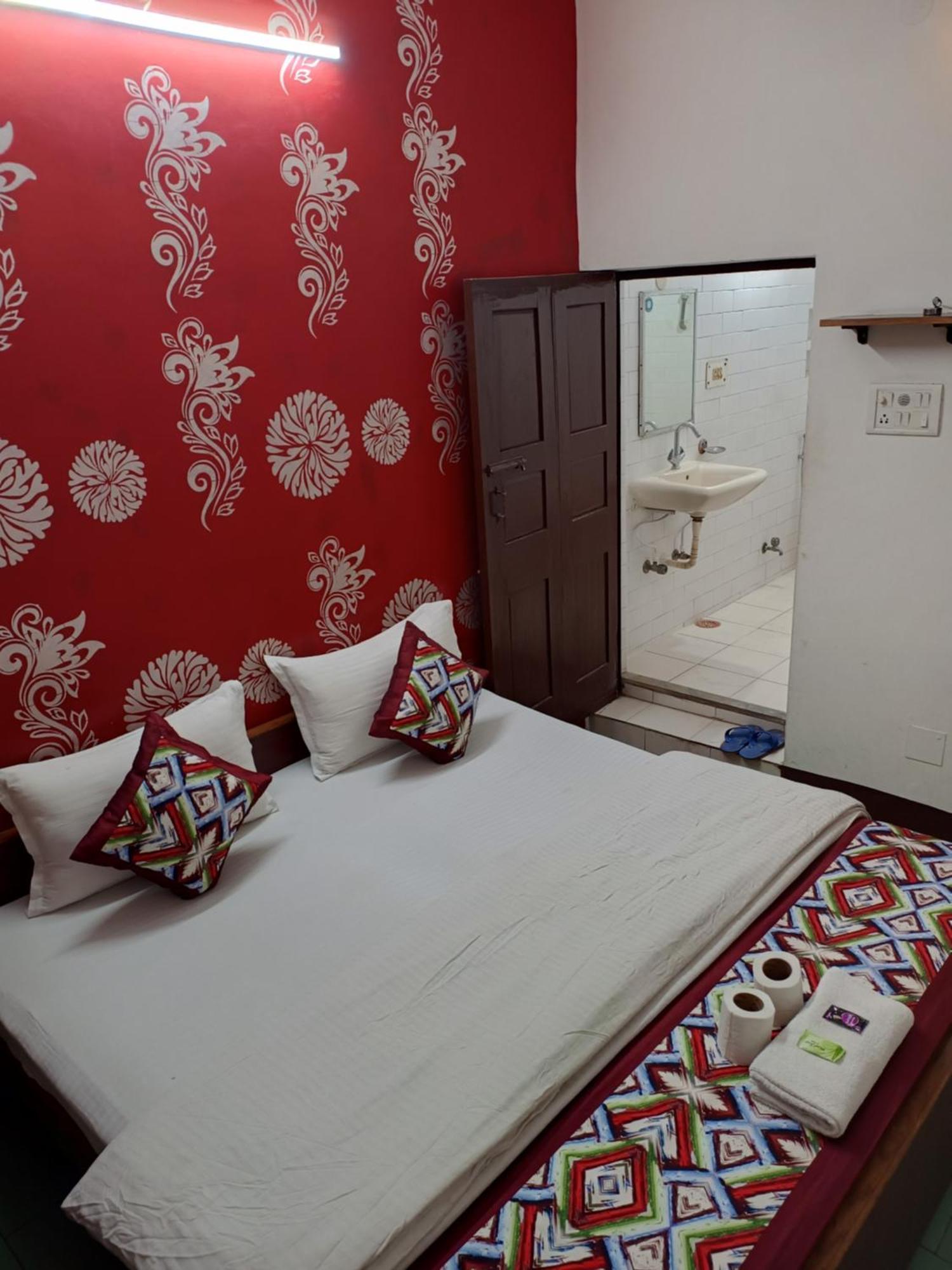 Guest house Majors Den New Delhi