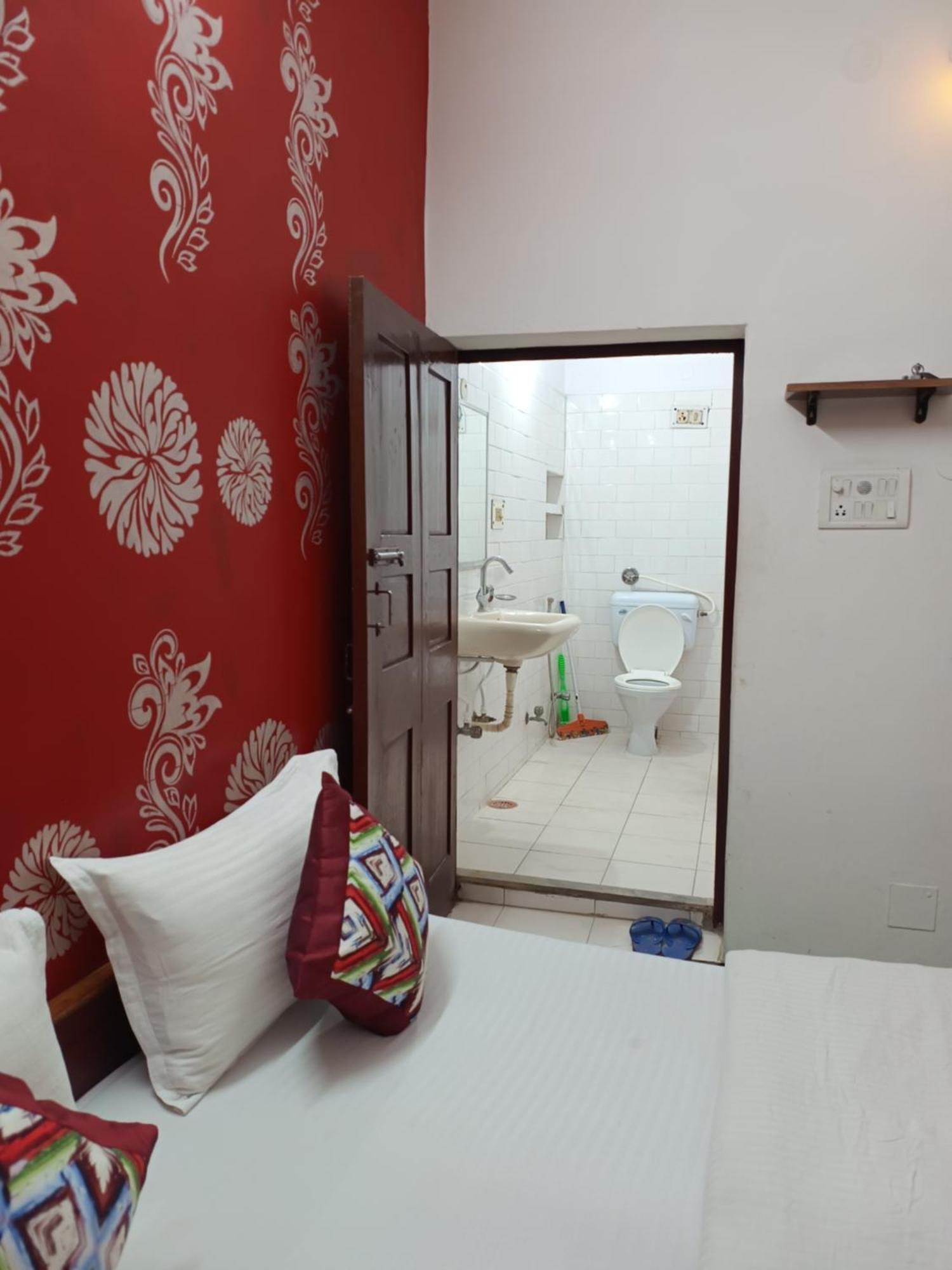 Majors Den Guest house 2*