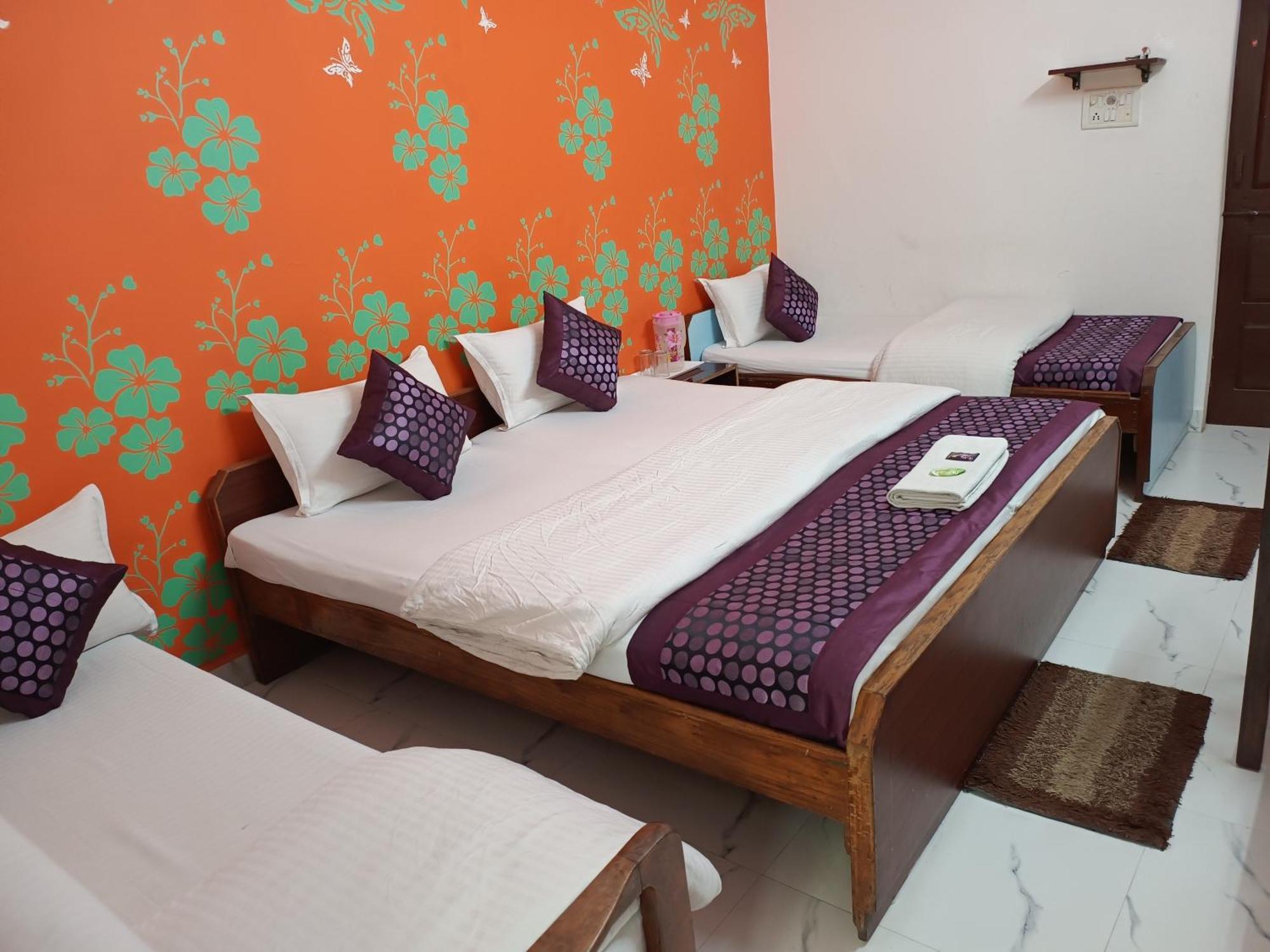 Majors Den Guest house 2*