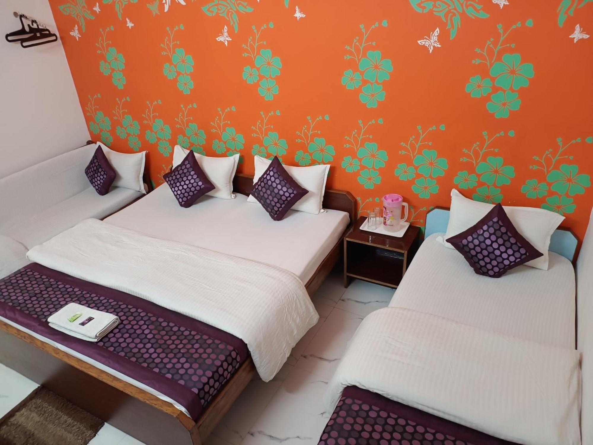 Guest house Majors Den New Delhi