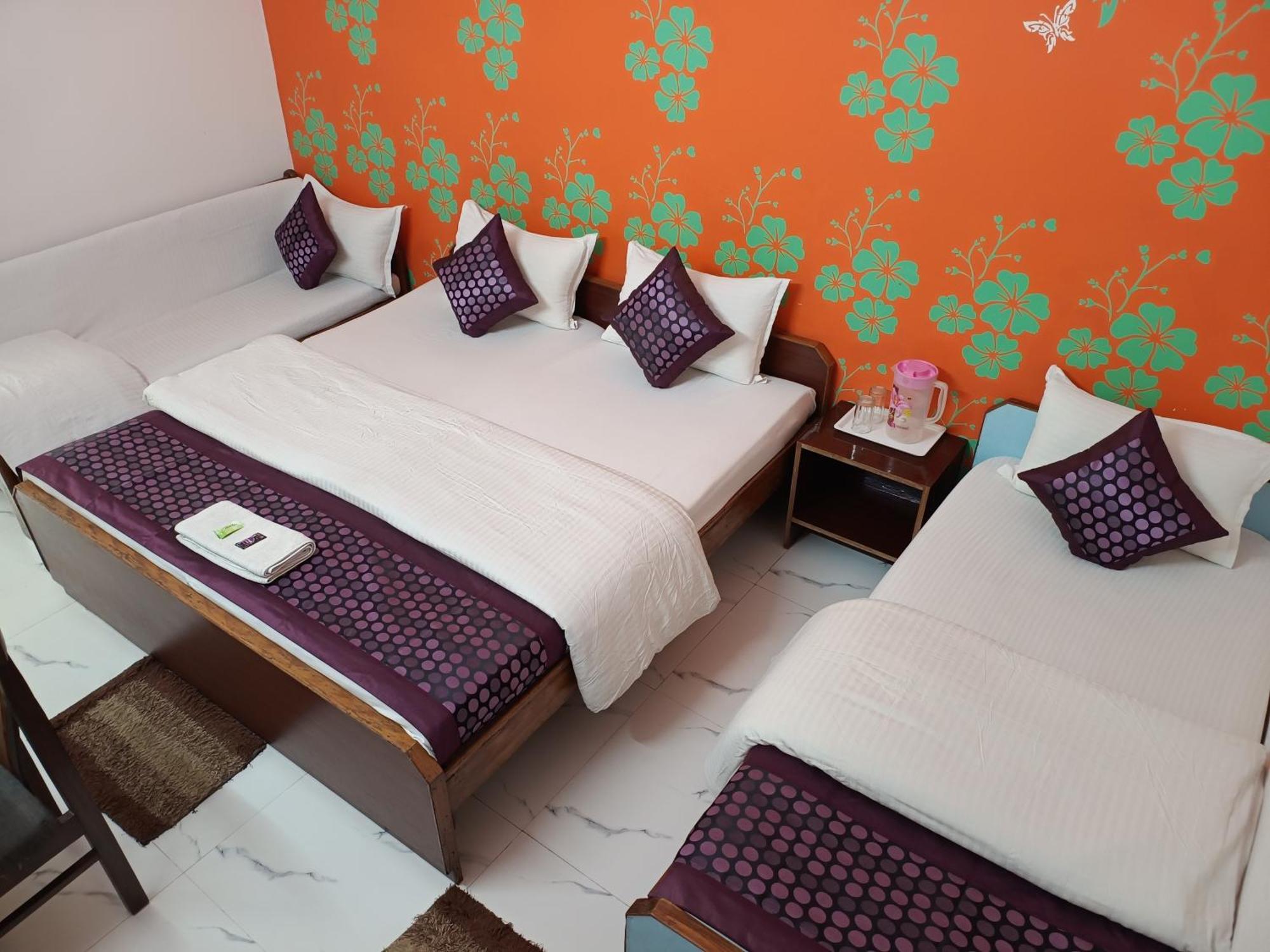 Majors Den New Delhi