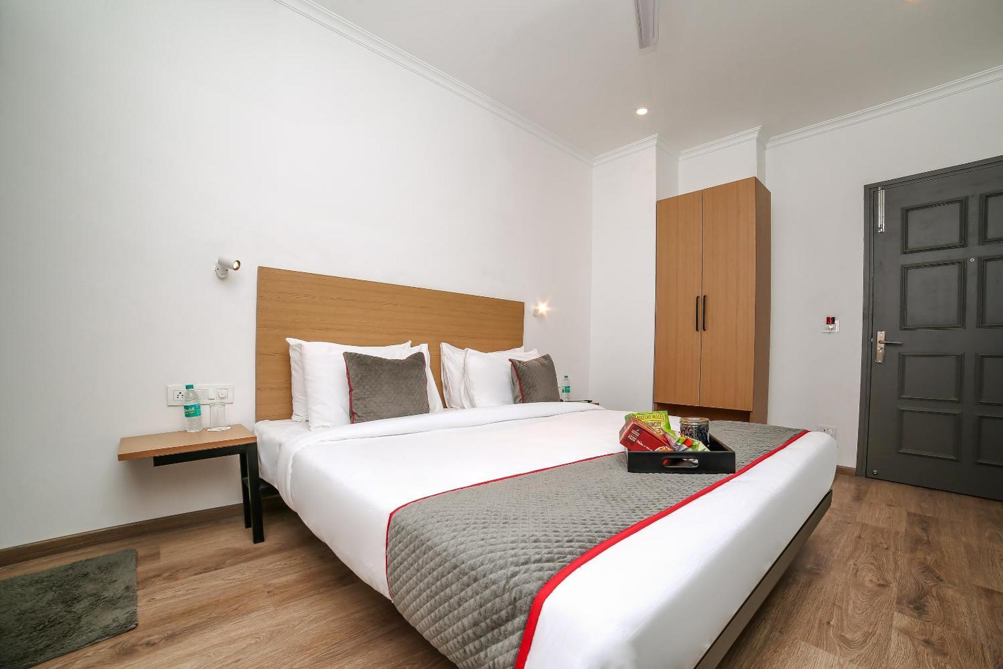 Hotel Townhouse Chattarpur Opp. Tivoli Garden Near Chhatarpur Metro Station Nova Deli
