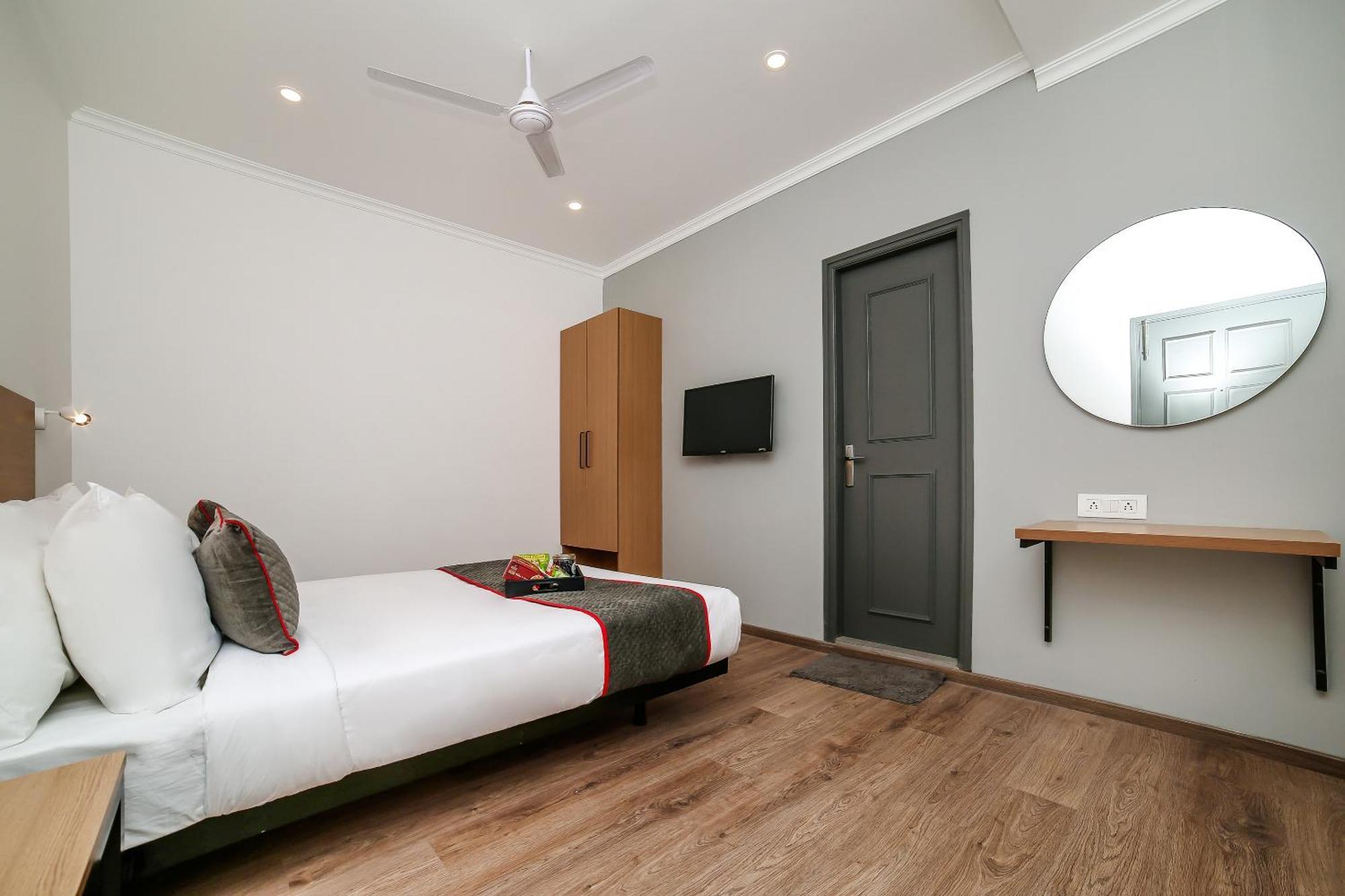 Townhouse Chattarpur Opp. Tivoli Garden Near Chhatarpur Metro Station