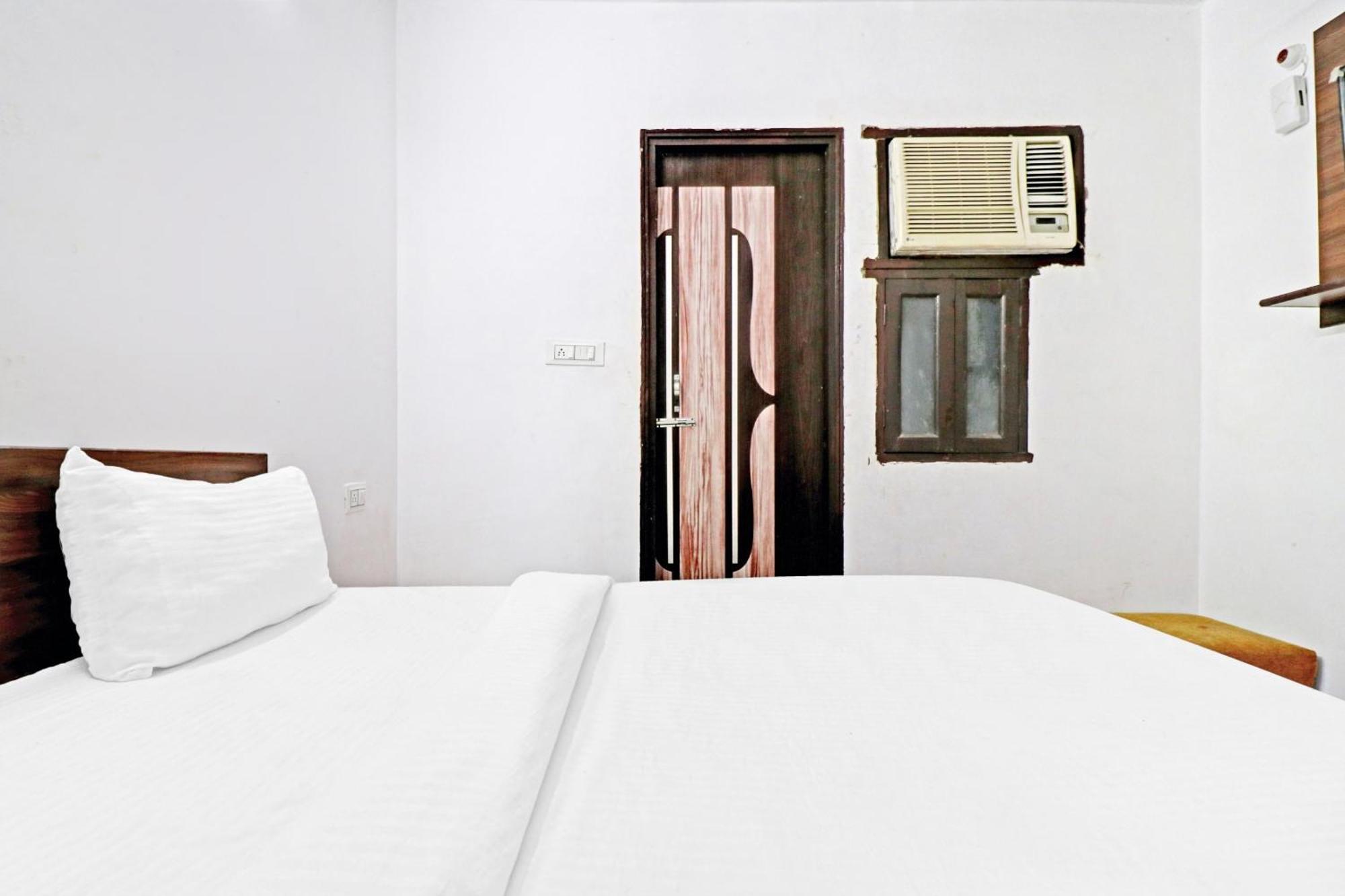 Town House Near M2k Cinema Pitampura