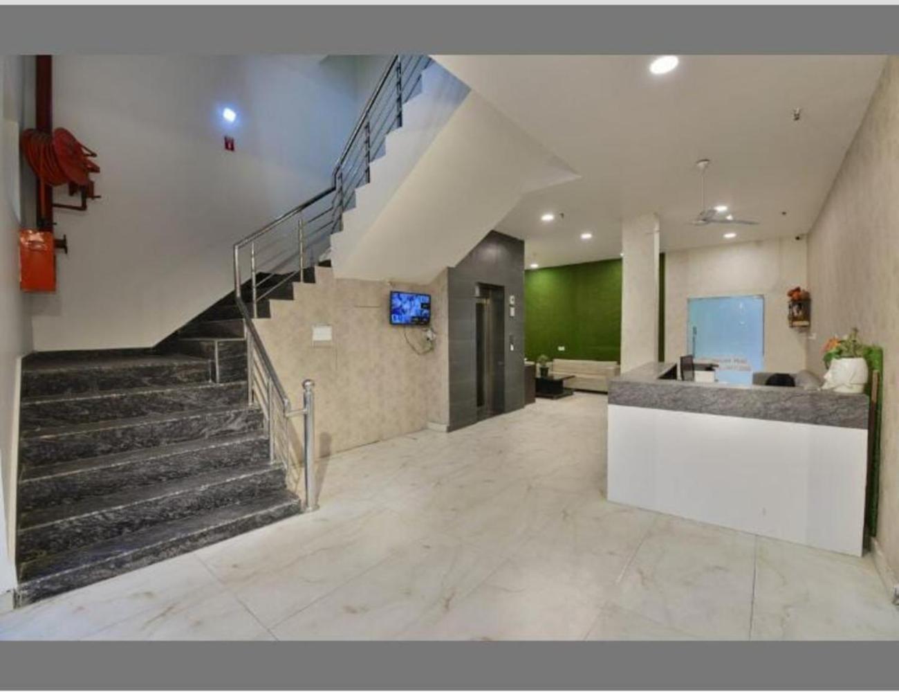 Hotel The Delhi Pride Mayur Vihar