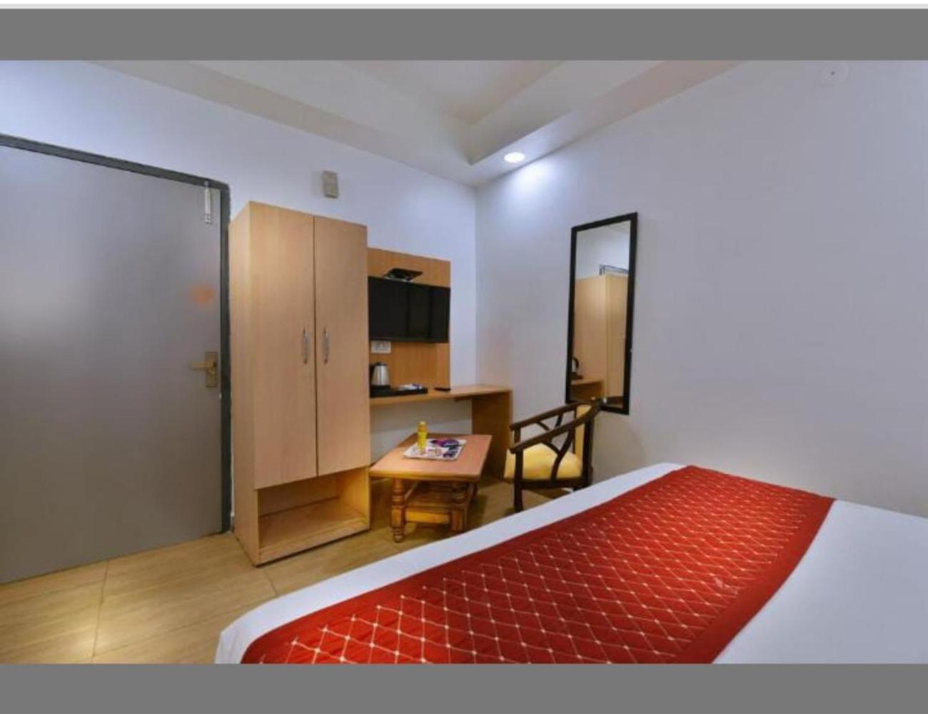 Hotel The Delhi Pride Mayur Vihar
