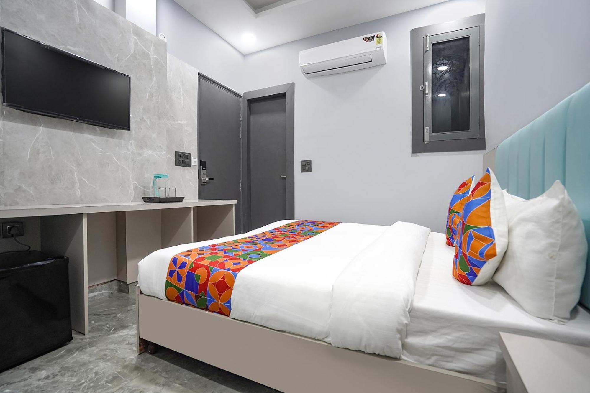 Fabhotel The Royal - Nr Guru Govind Singh University Hotel