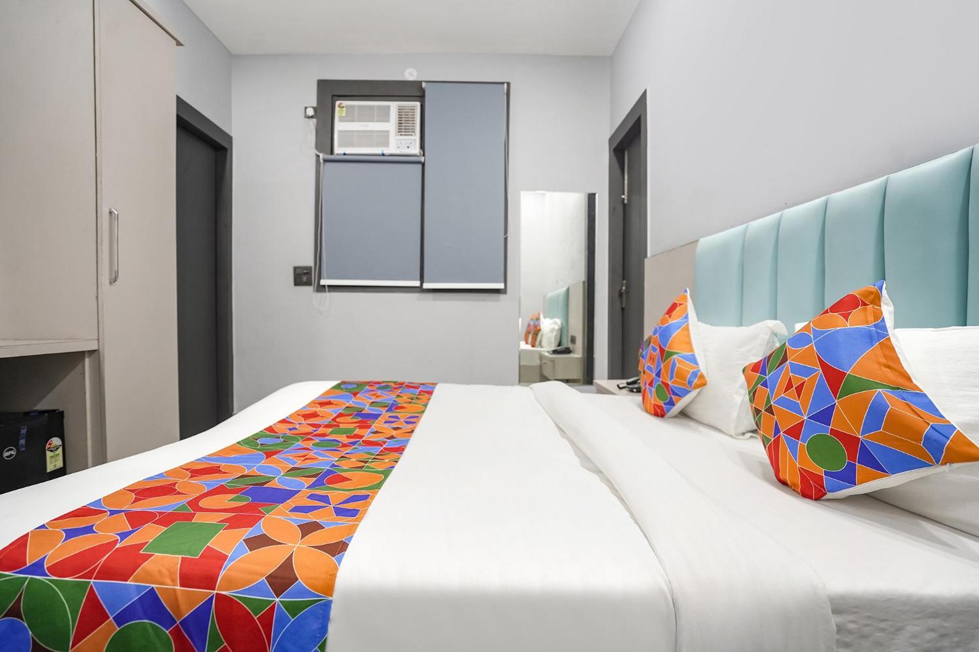 Fabhotel The Royal - Nr Guru Govind Singh University