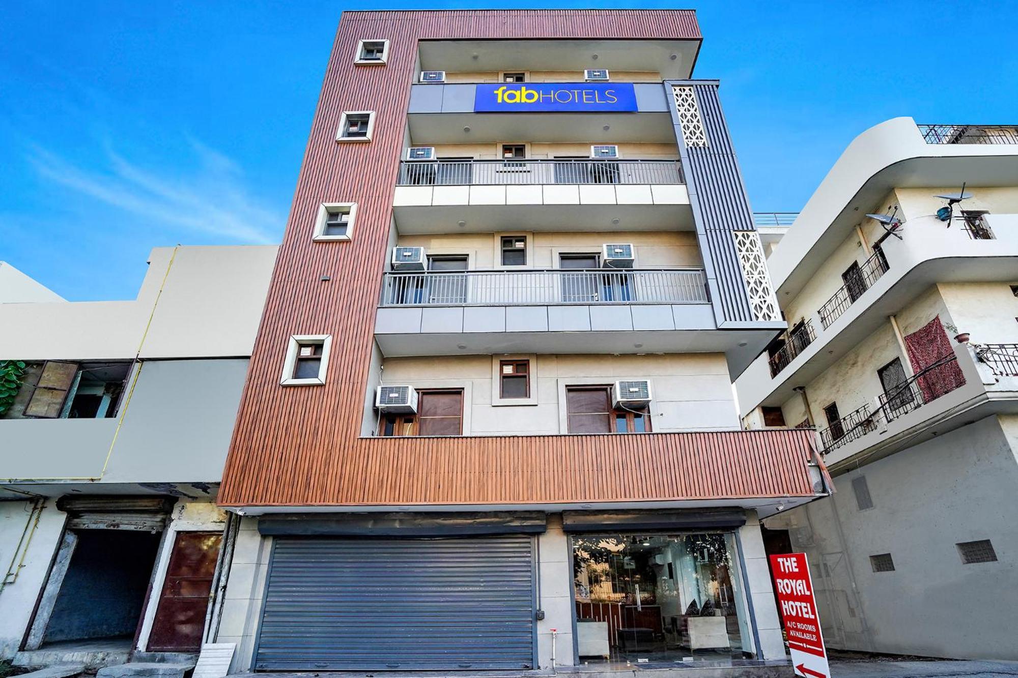 Hotel Fabhotel The Royal - Nr Guru Govind Singh University 3*
