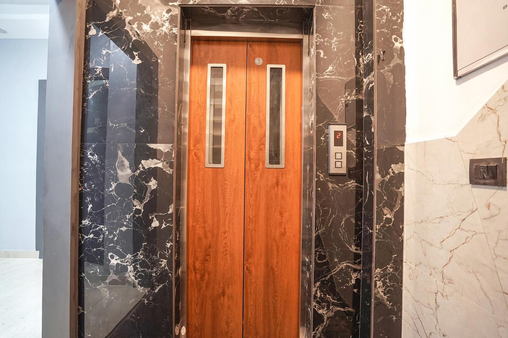 Fabhotel The Royal - Nr Guru Govind Singh University New Delhi