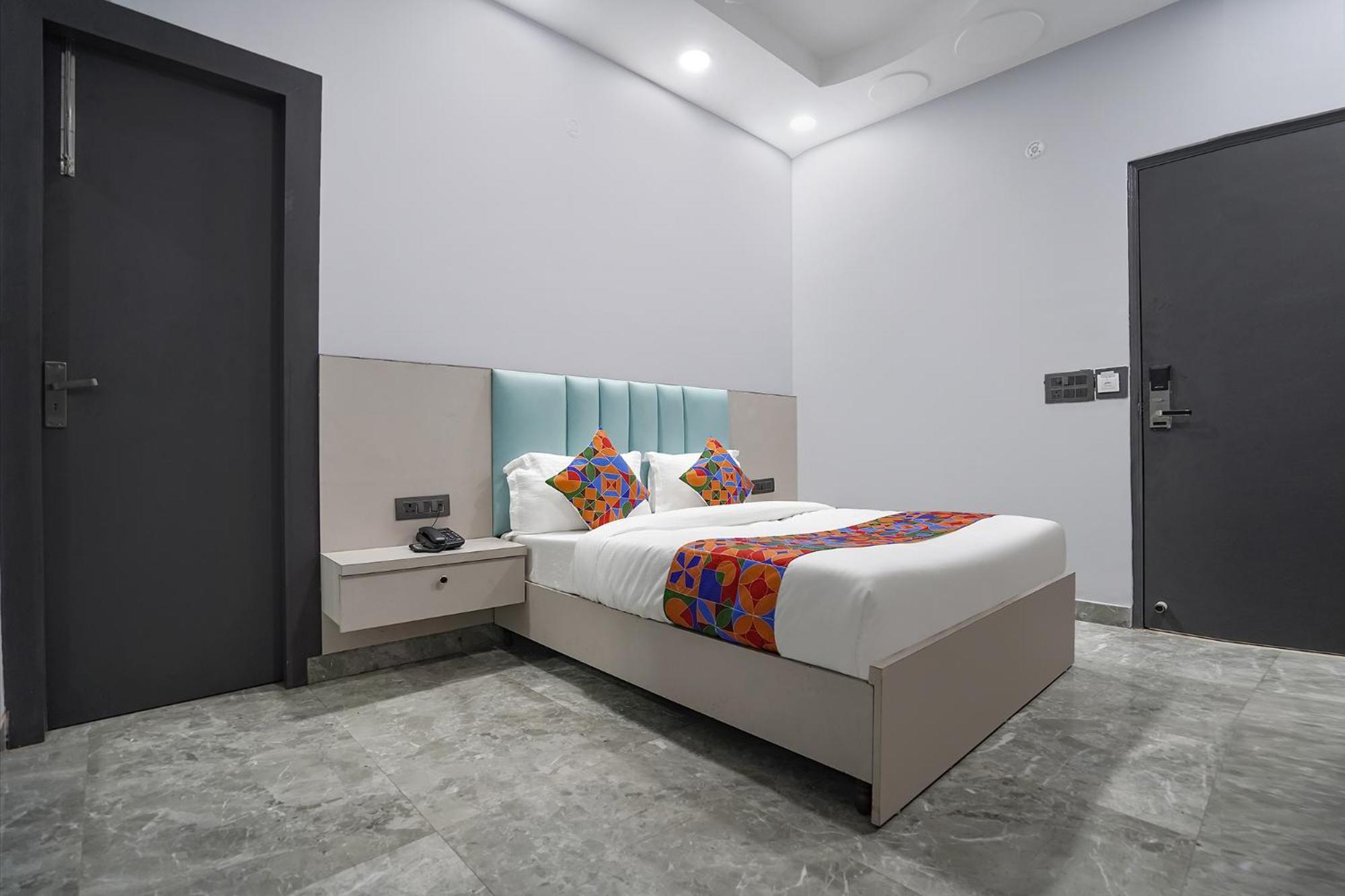 Fabhotel The Royal - Nr Guru Govind Singh University New Delhi