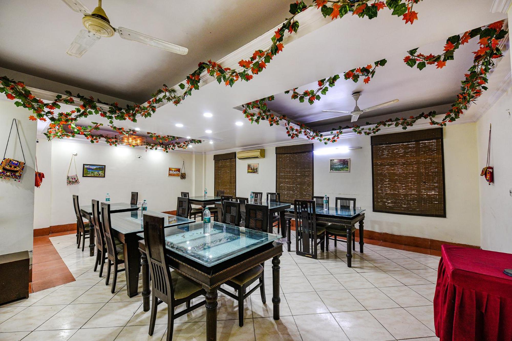 Hotel Fabhotel Swiss International Patel Nagar 3*