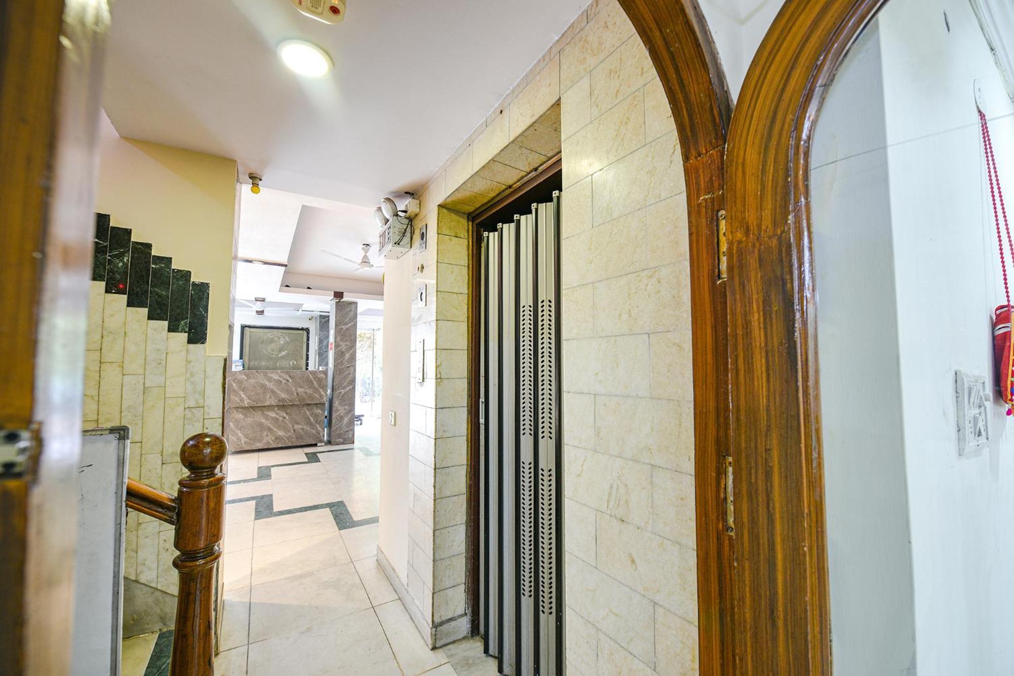 Hotel Fabhotel Swiss International Patel Nagar 3*