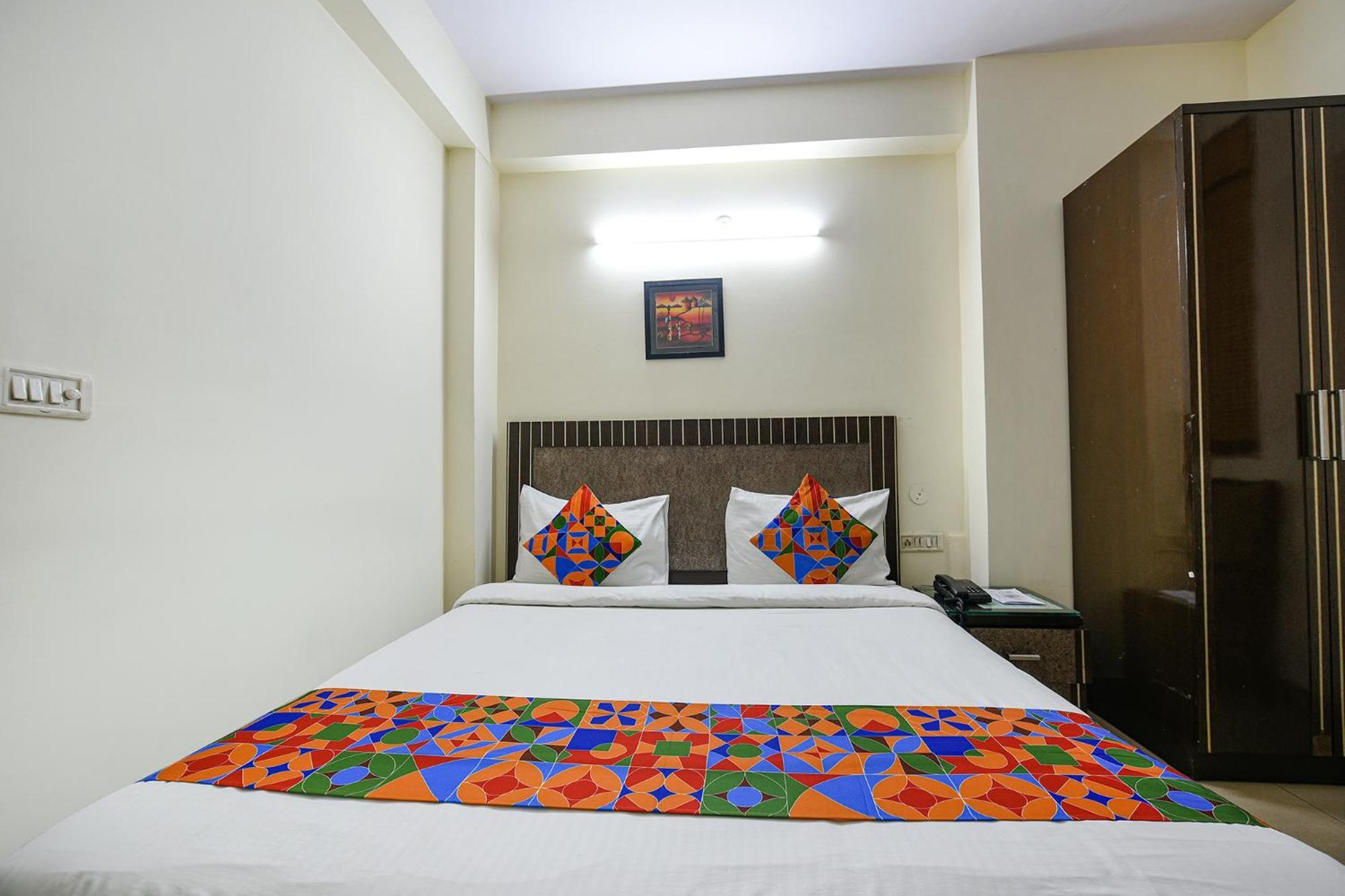 Fabhotel Swiss International Patel Nagar 3*