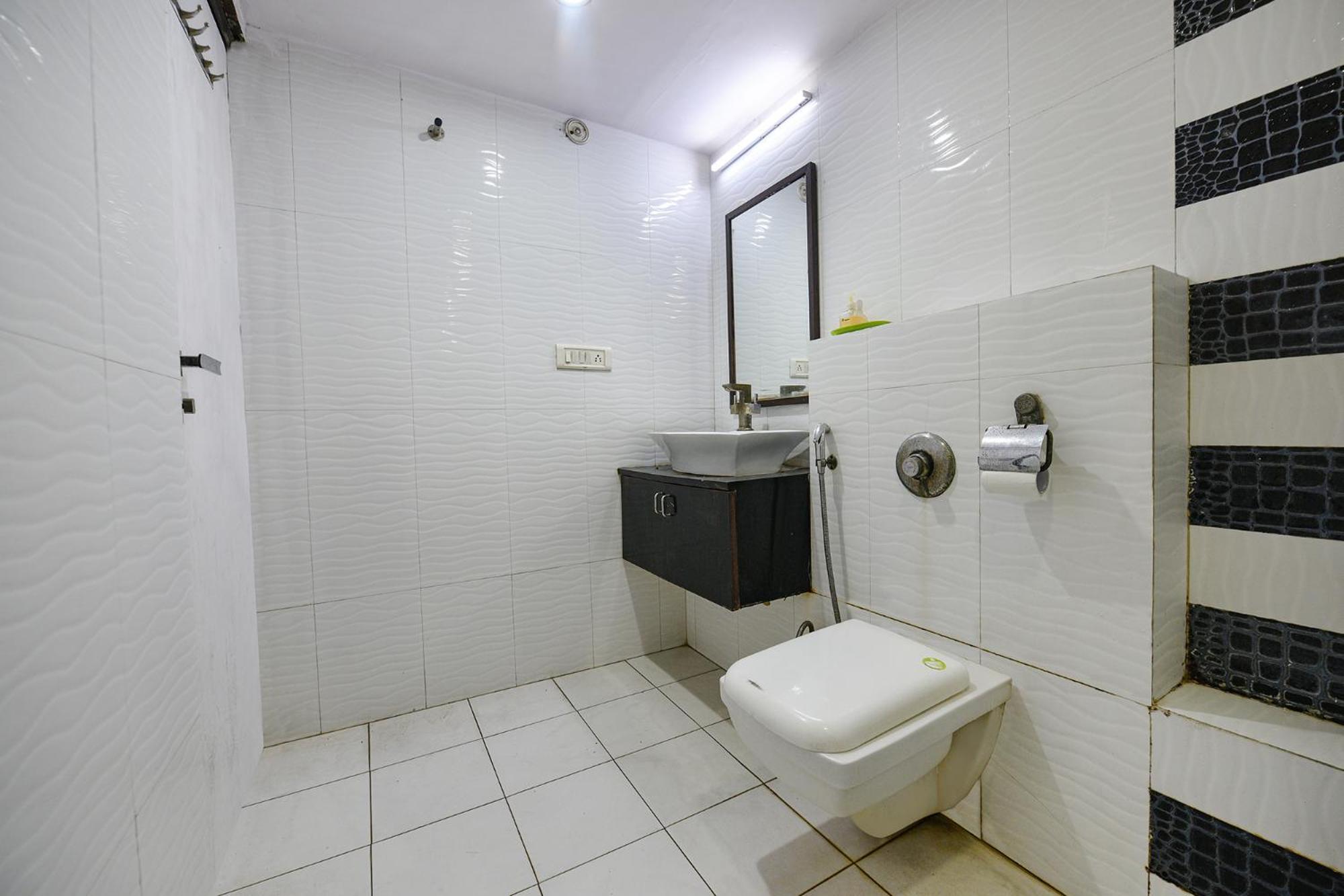Fabhotel Swiss International Patel Nagar