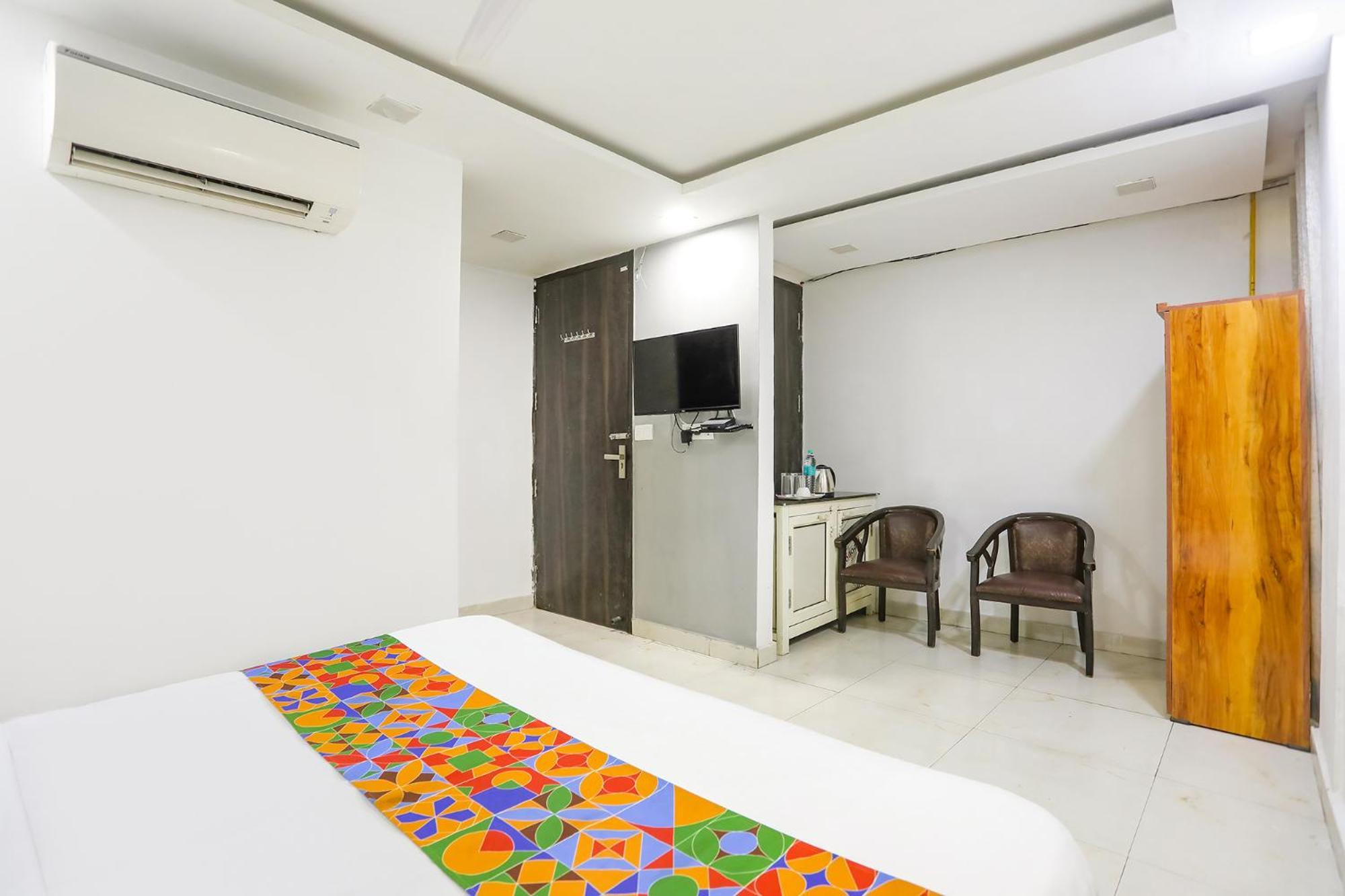 Hotel Fabexpress The Arrow