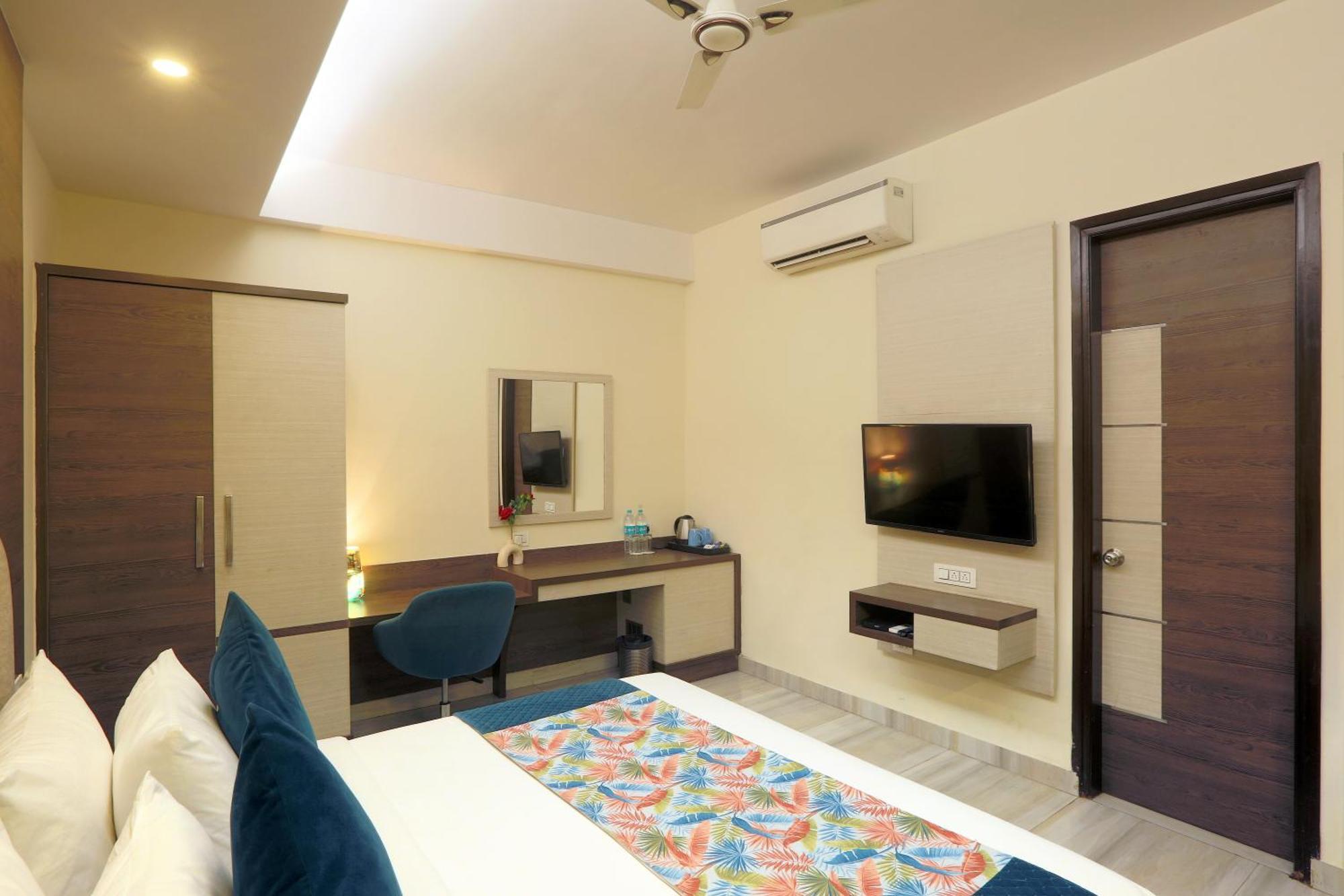 Cardinal Express Oxmo Igi Airport Delhi 4*