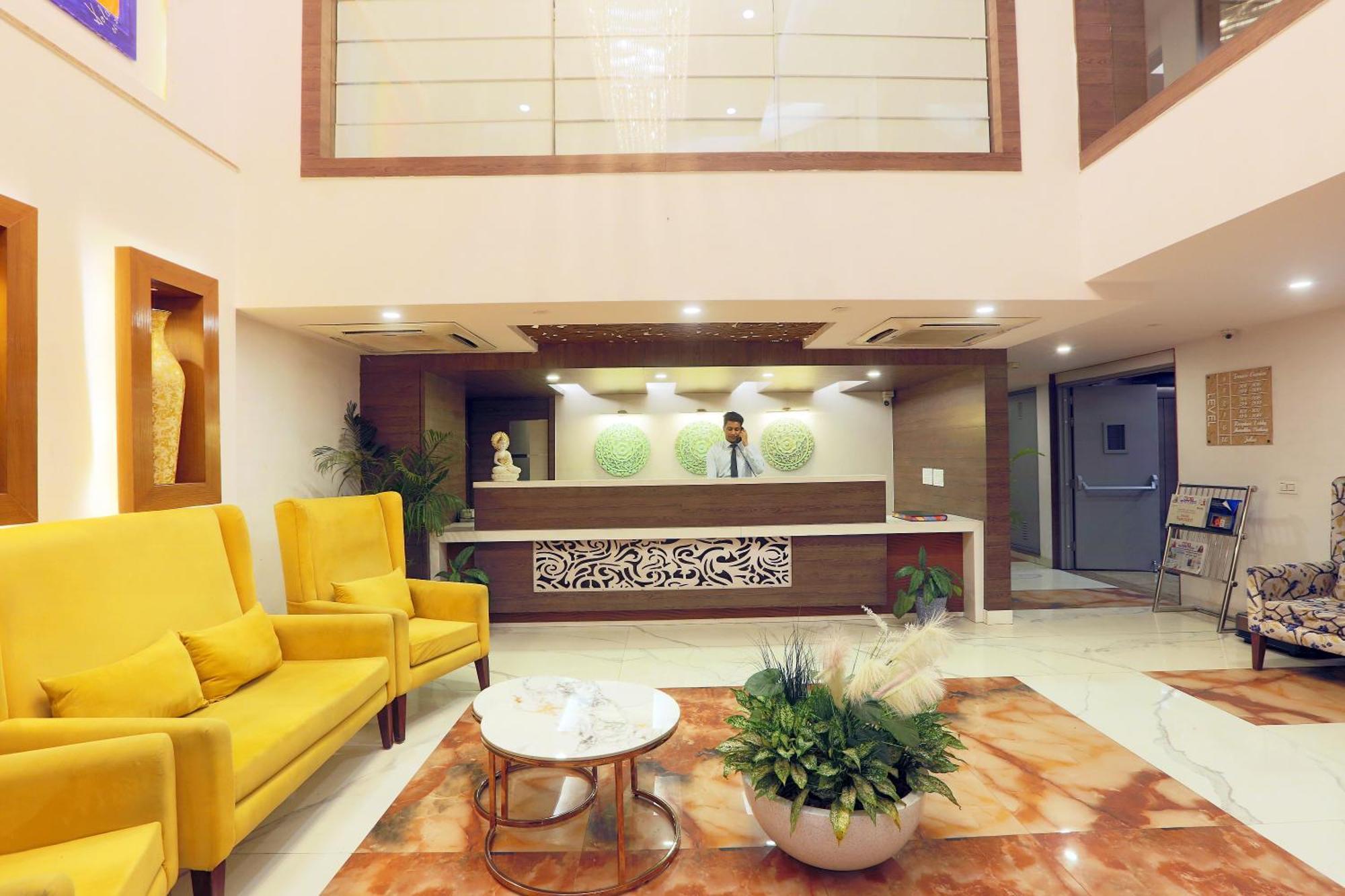 Cardinal Express Oxmo Igi Airport Delhi Hotel