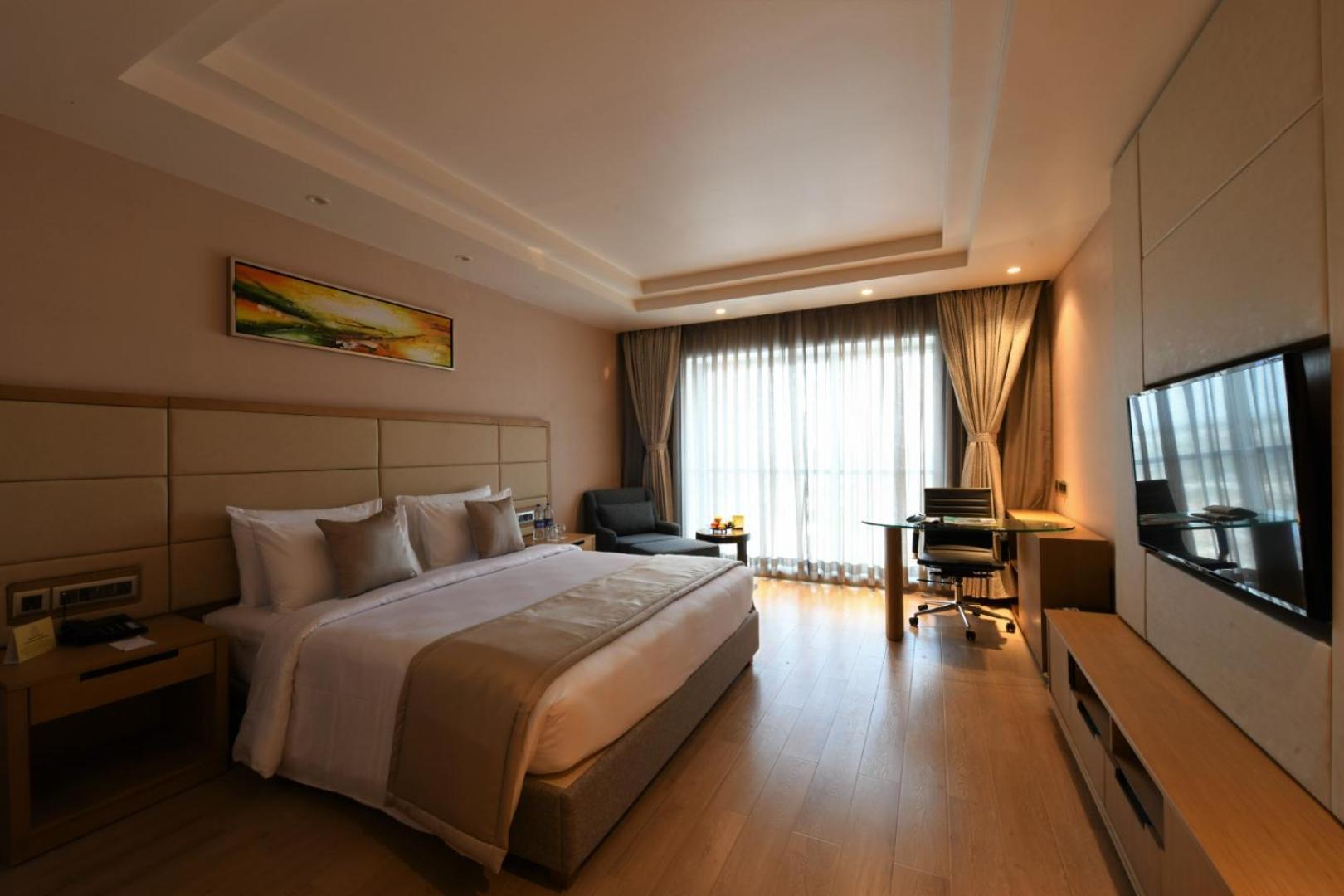 Grand Belwood Near Delhi Airport Hotel