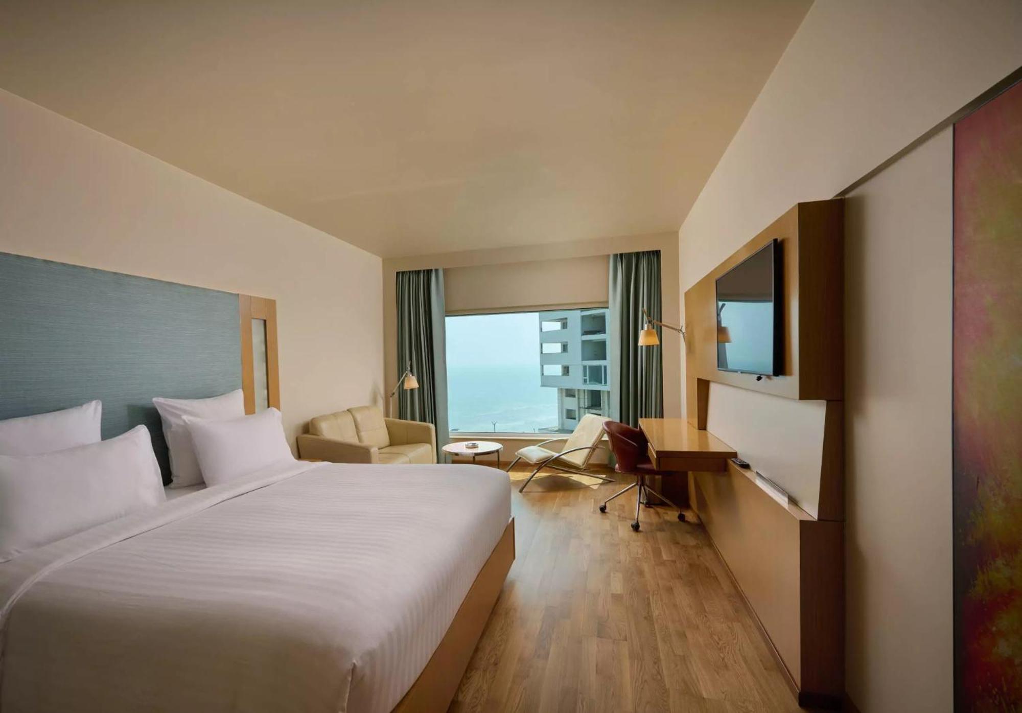 The Empire Near Delhi Airport 4*