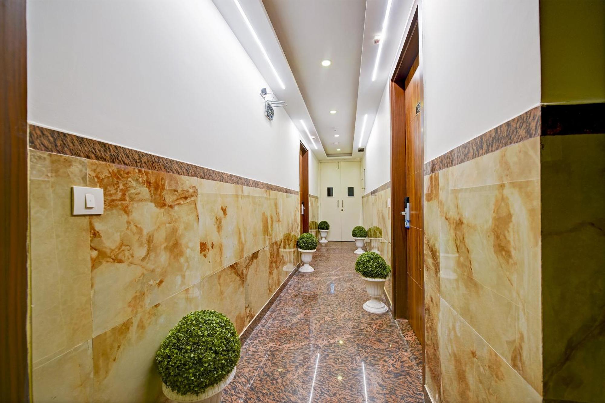 The Empire Near Delhi Airport 4*