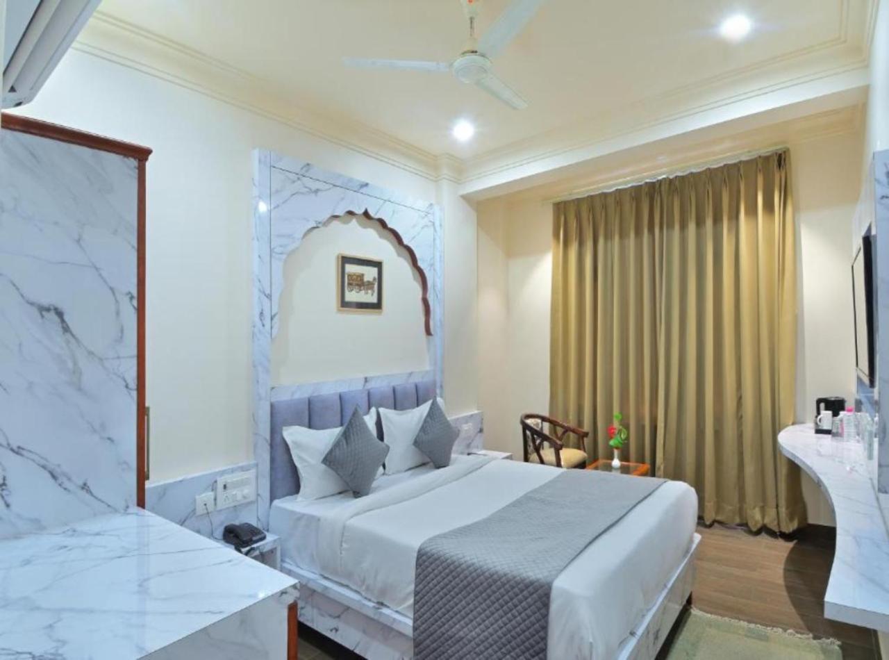 Airport De Olive Aero Near Igi Airport 4*