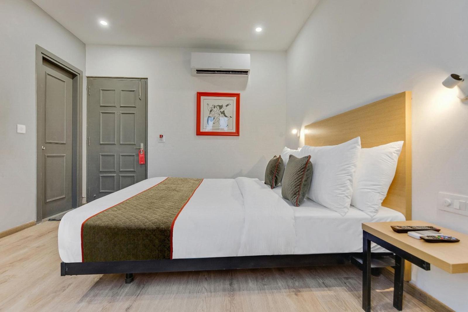 Cozy Cave Hotel 4*