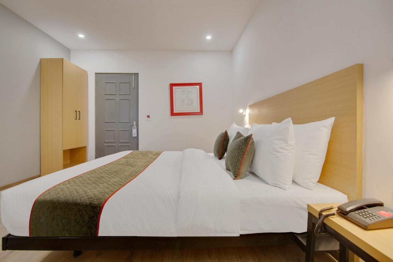 Cozy Cave Hotel New Delhi