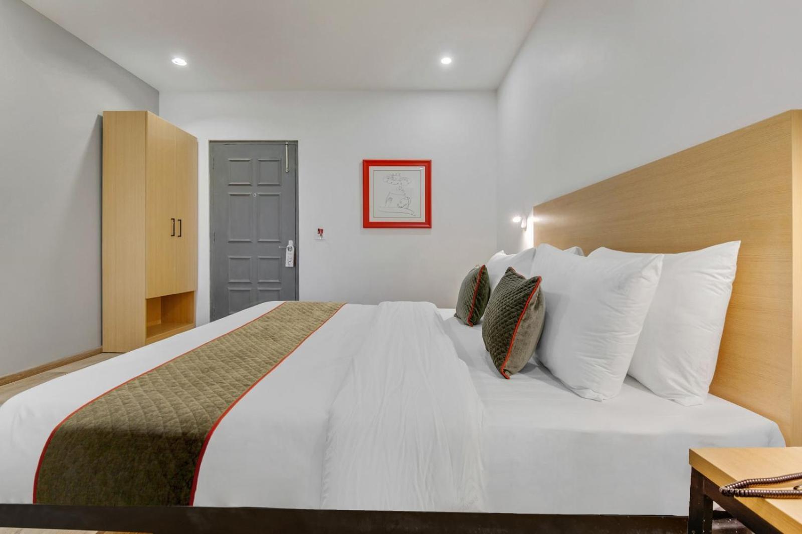 Cozy Cave 4* New Delhi