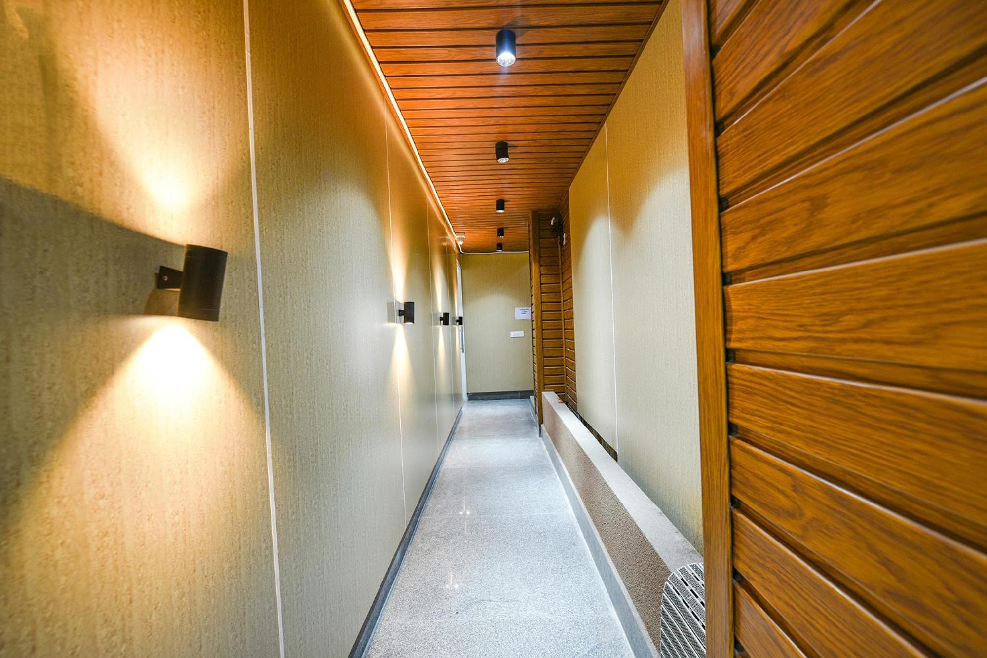 Fabhotel Muscat Residency Hotel New Delhi
