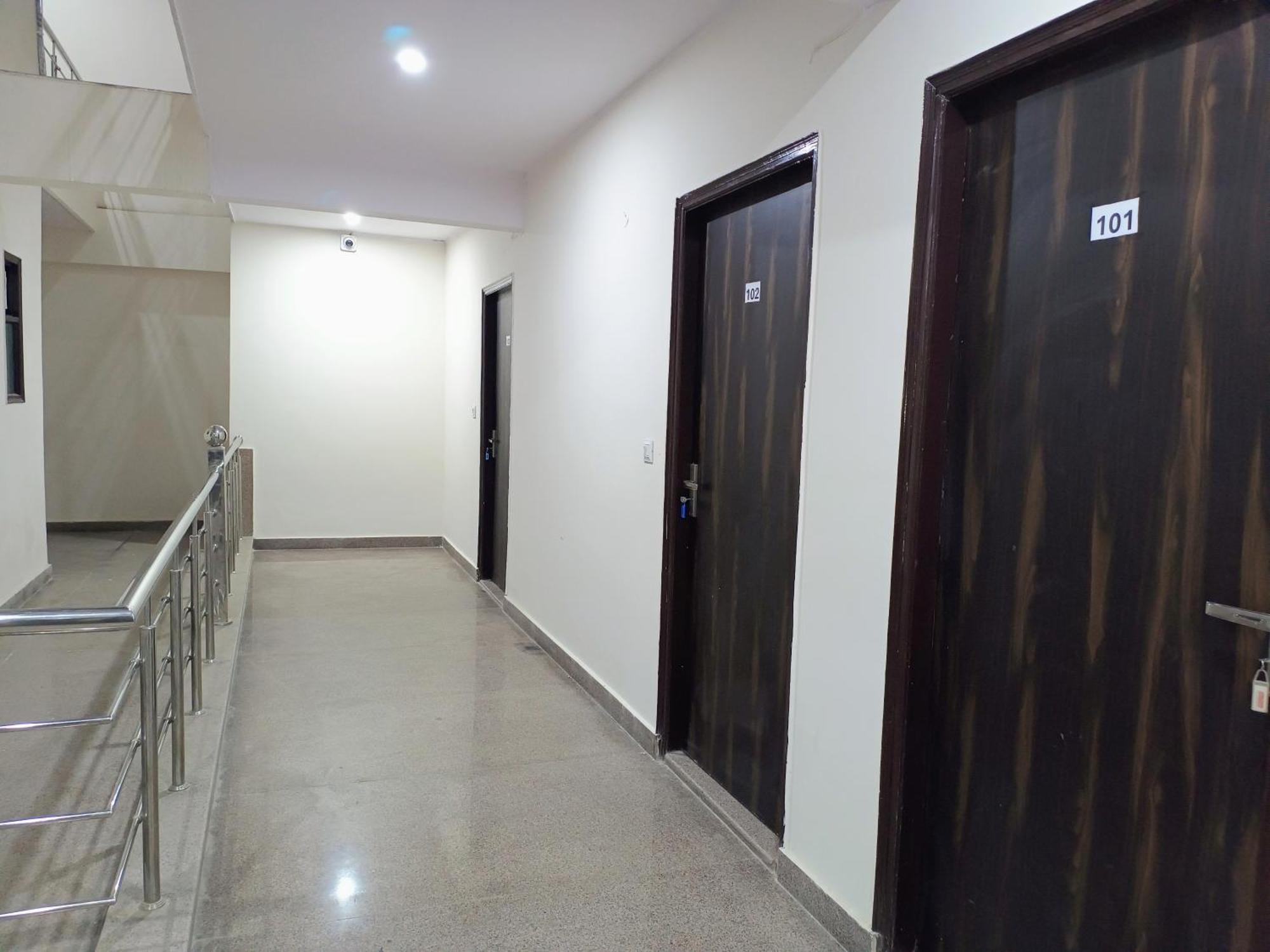 Krishna Tower Hotel 3*