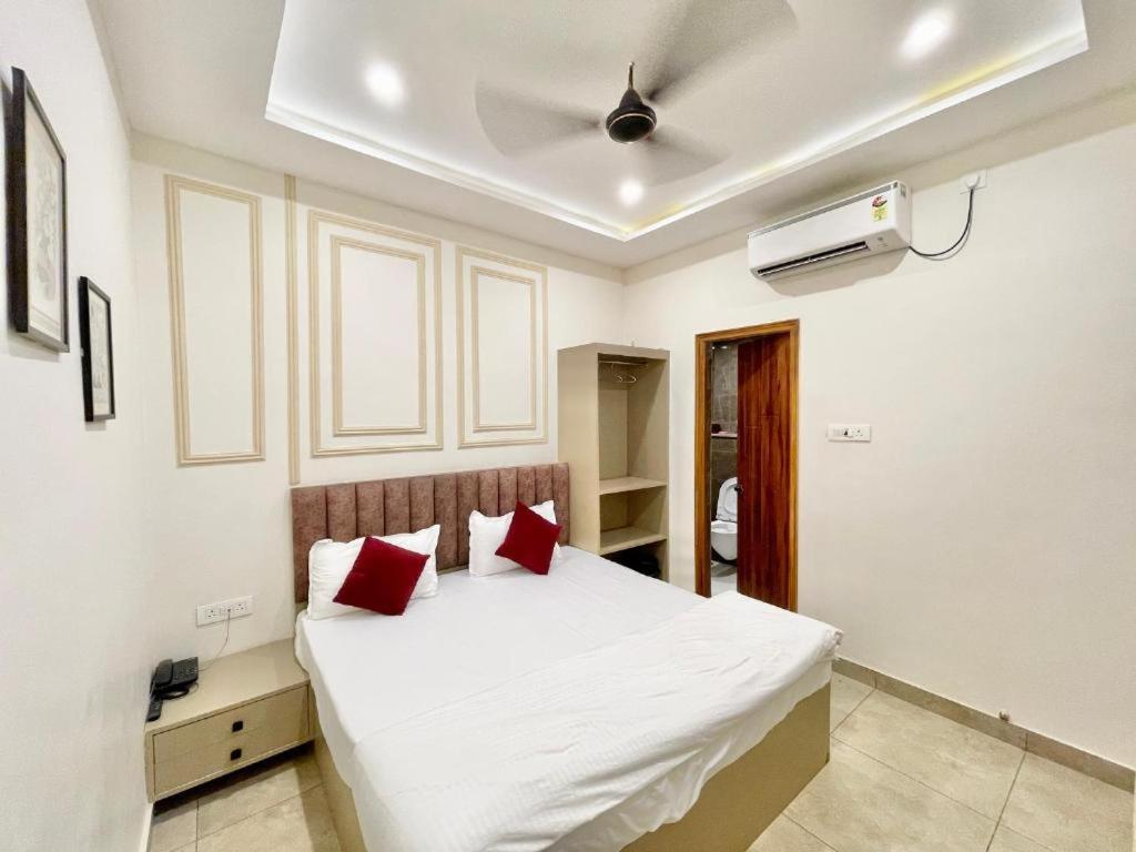 Tourist Hotel Nova Deli