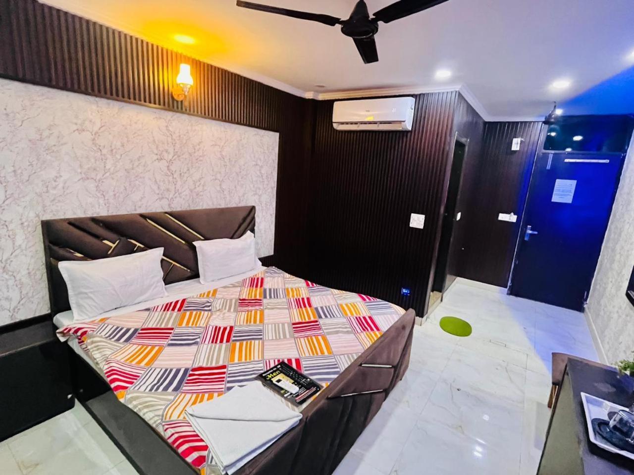 Nizamuddin Fab Hotel *