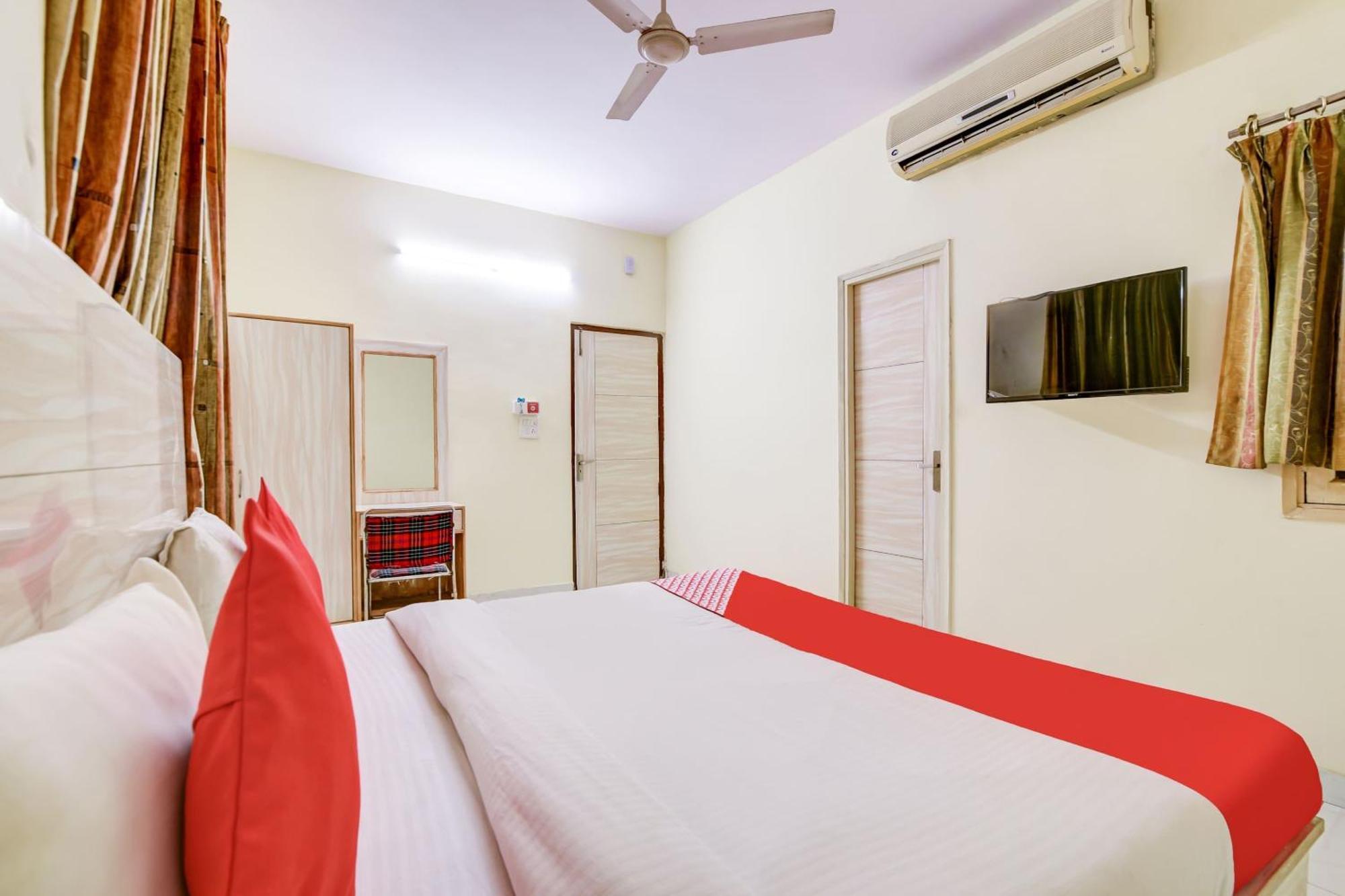 Hotel O 74192 Vishwakarma Palace