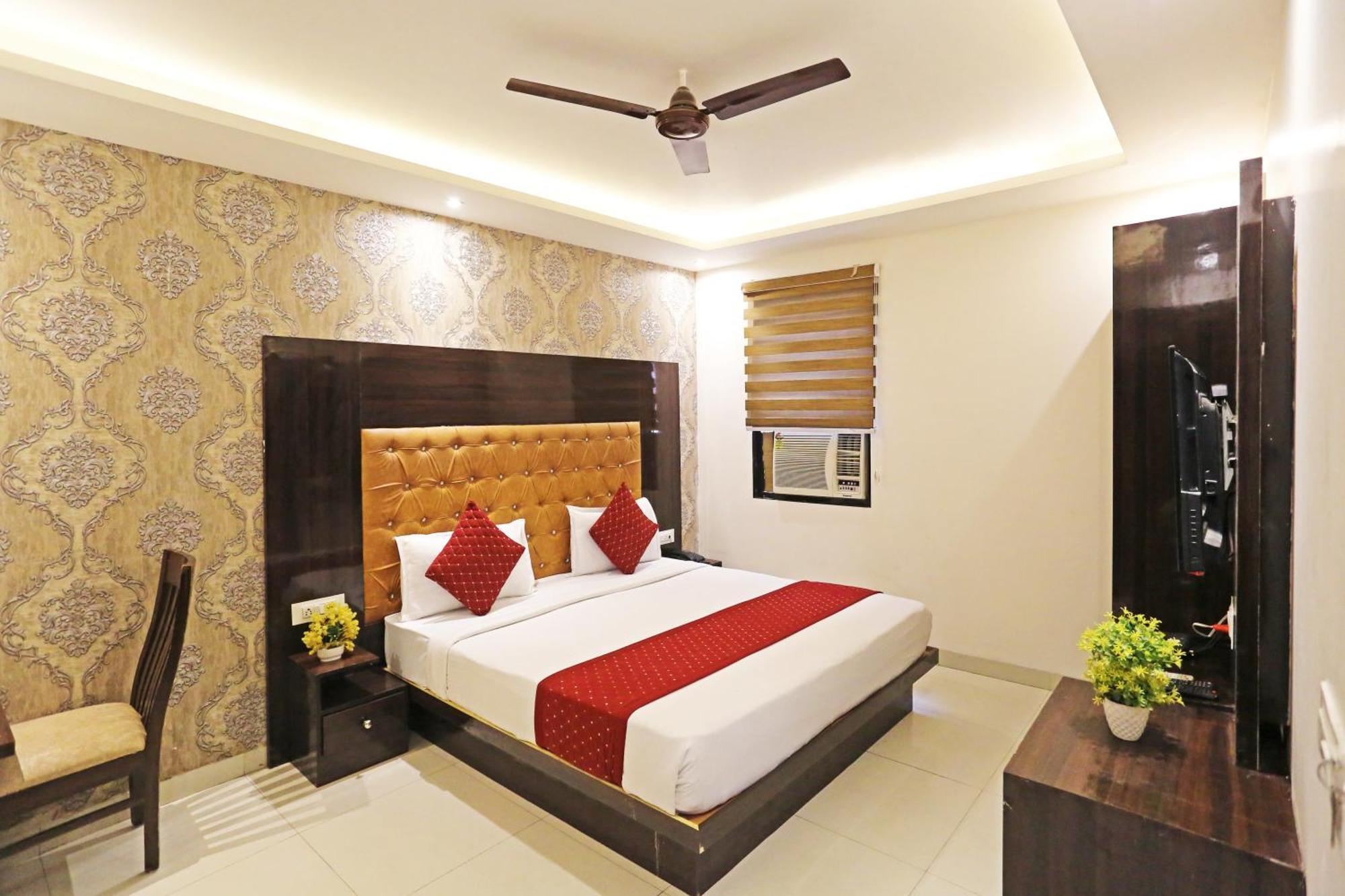 Iconic Igi Delhi International Airport 3*