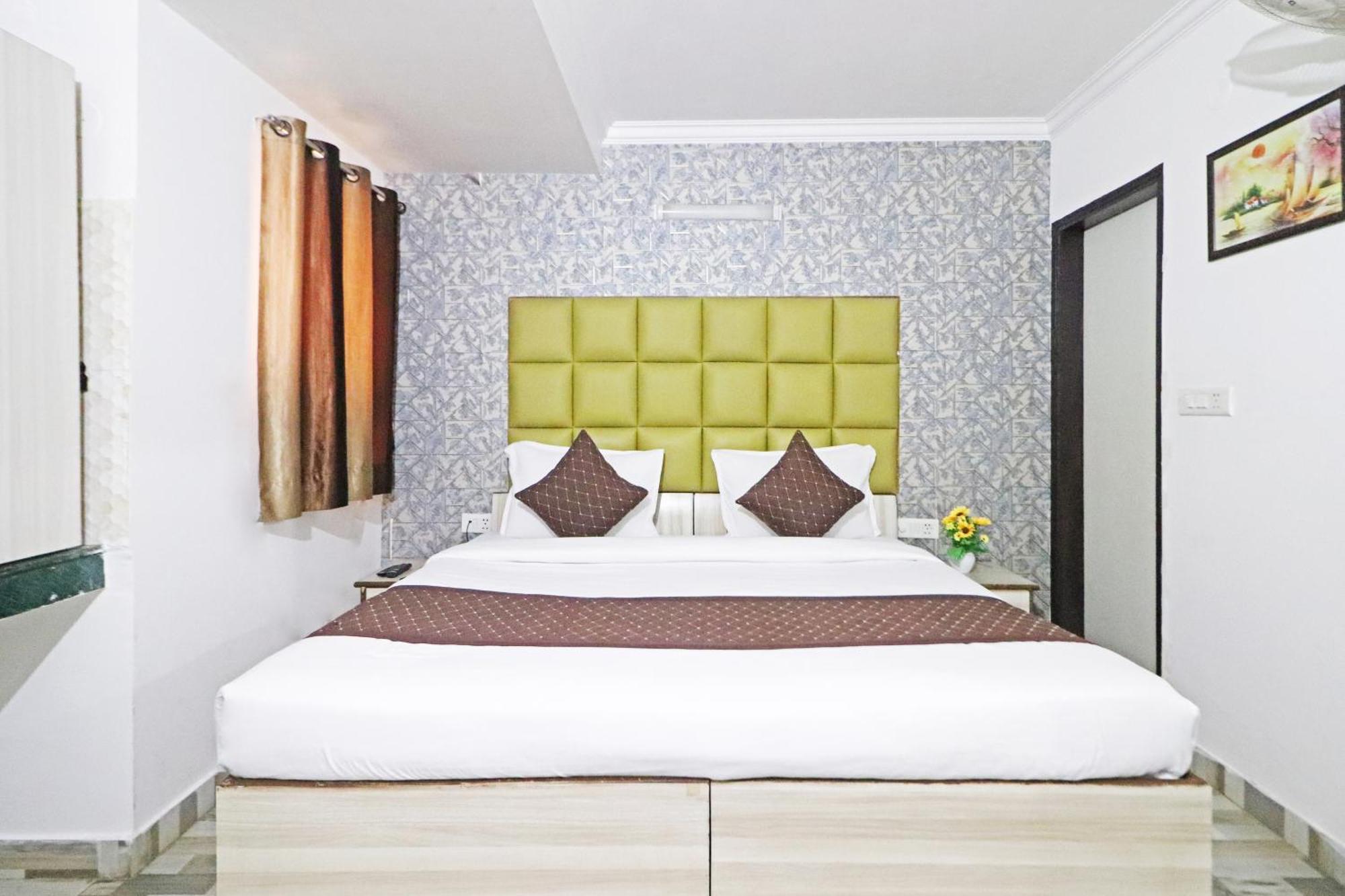 Hotel Iconic Igi Delhi International Airport