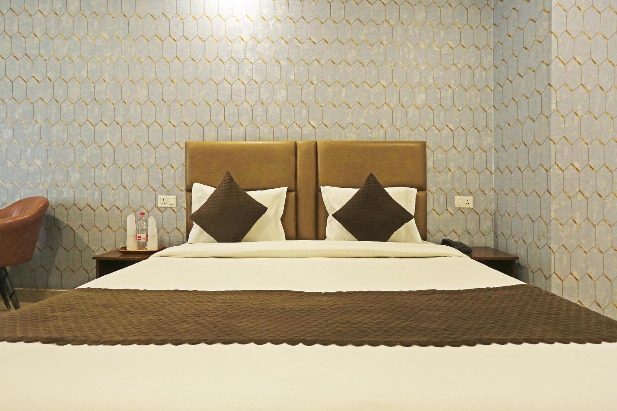 Hotel Ivy Plaza