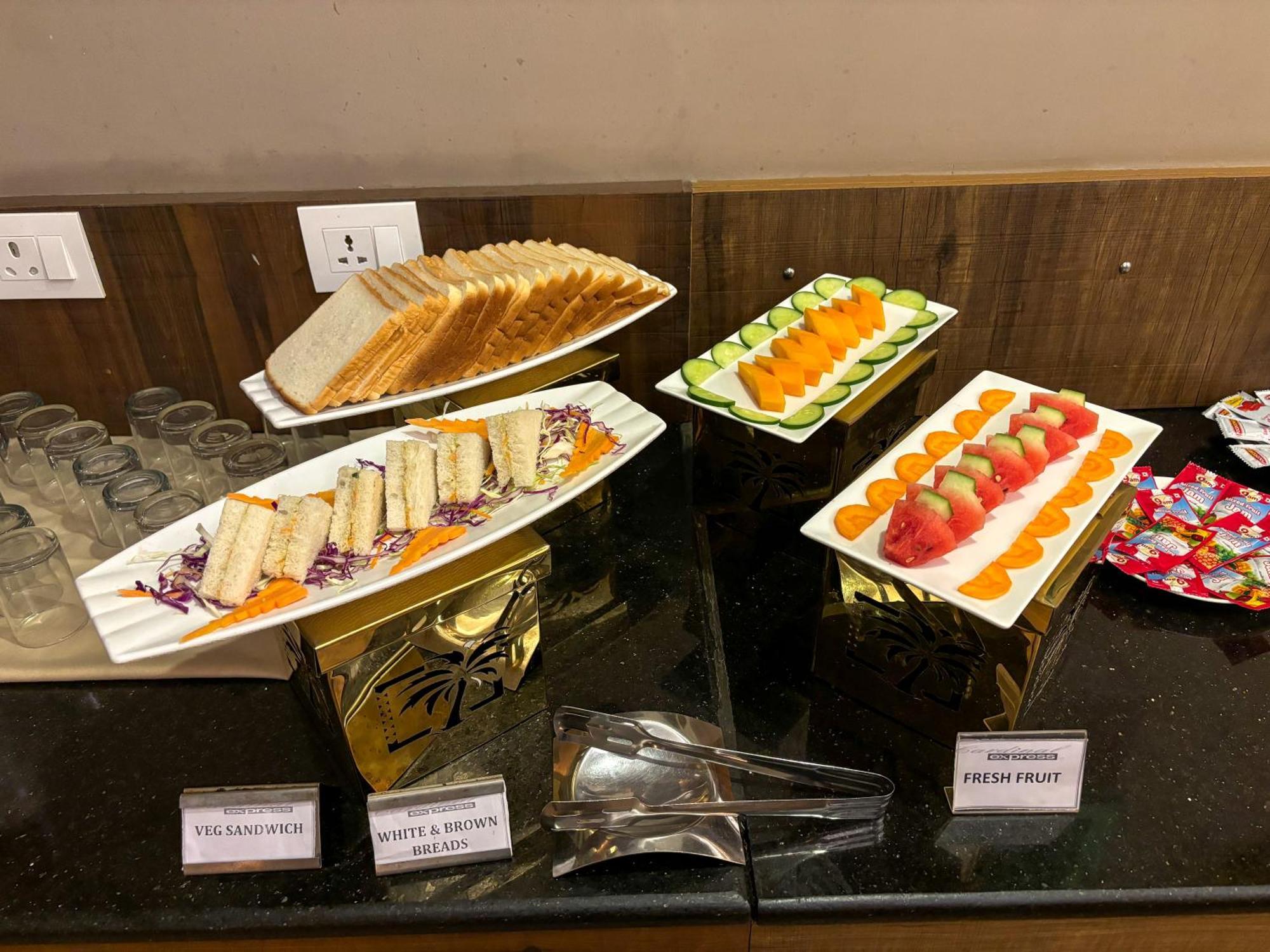 Hotel Cardinal Express Oxmo Igi Airport Delhi New Delhi