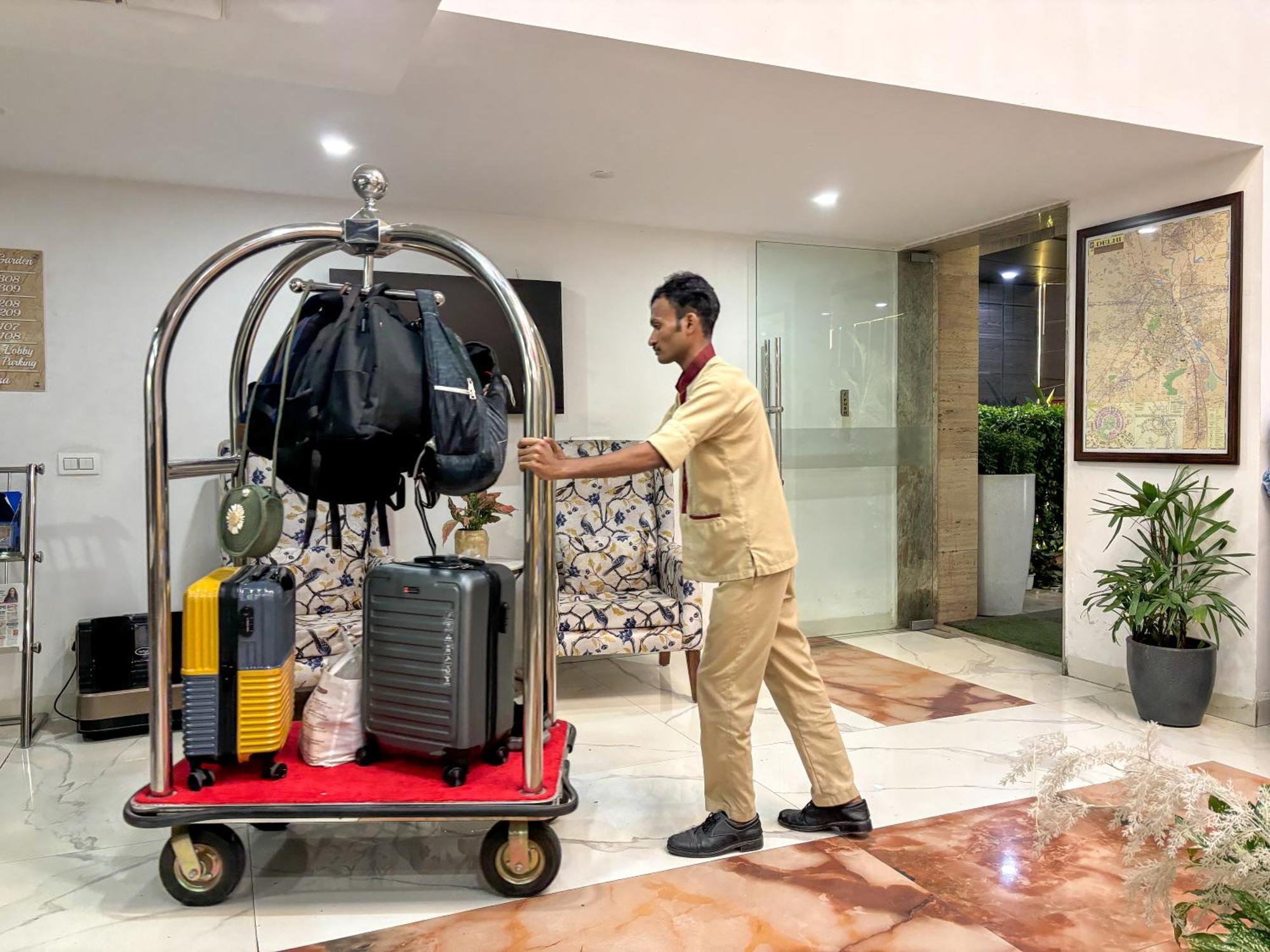 Cardinal Express Oxmo Igi Airport Delhi Hotel New Delhi