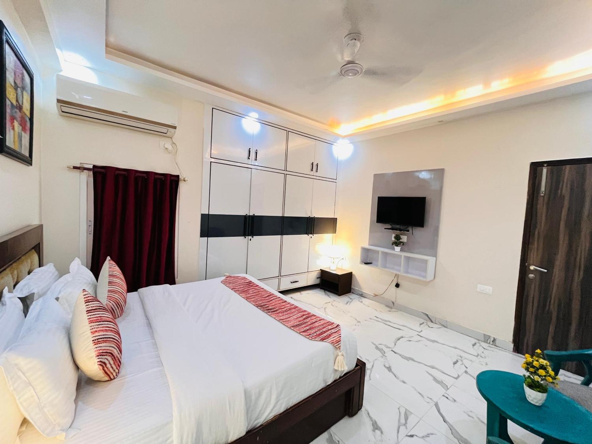 South - Park Near Hauz Khas South Delhi 3*