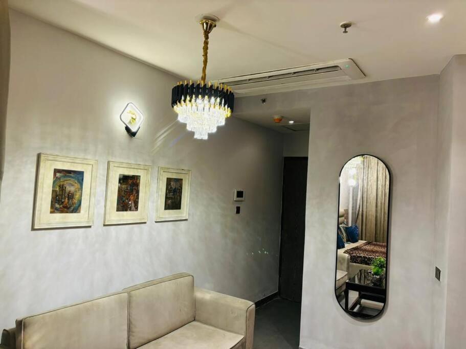 Minimalist Haven At 26th Floor Supernova Apartment