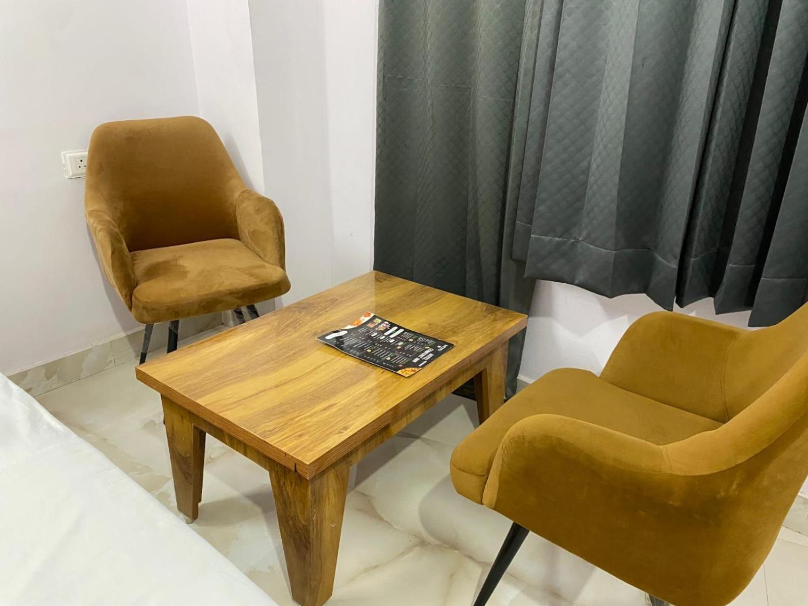 Couple Friendly Comfort Near Mundka Metro Station Hotel 3*