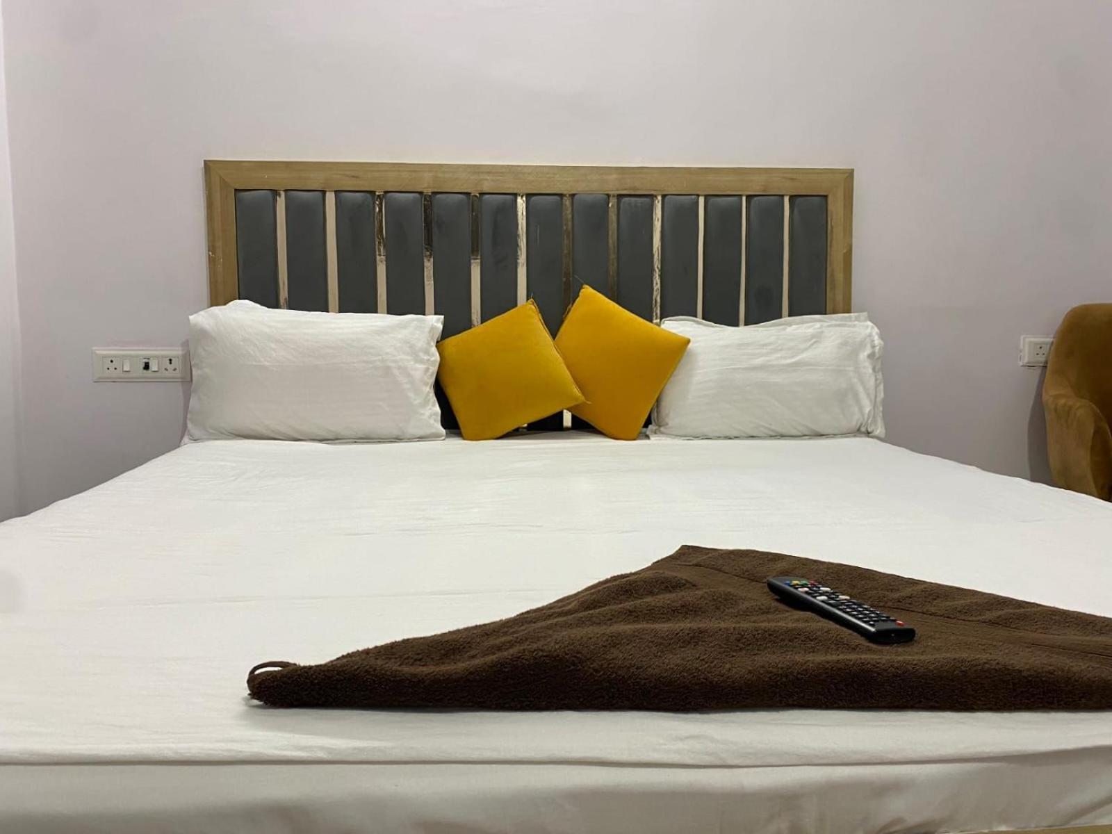 Couple Friendly Comfort Near Mundka Metro Station Hotel Delhi (National Capital Territory of India)