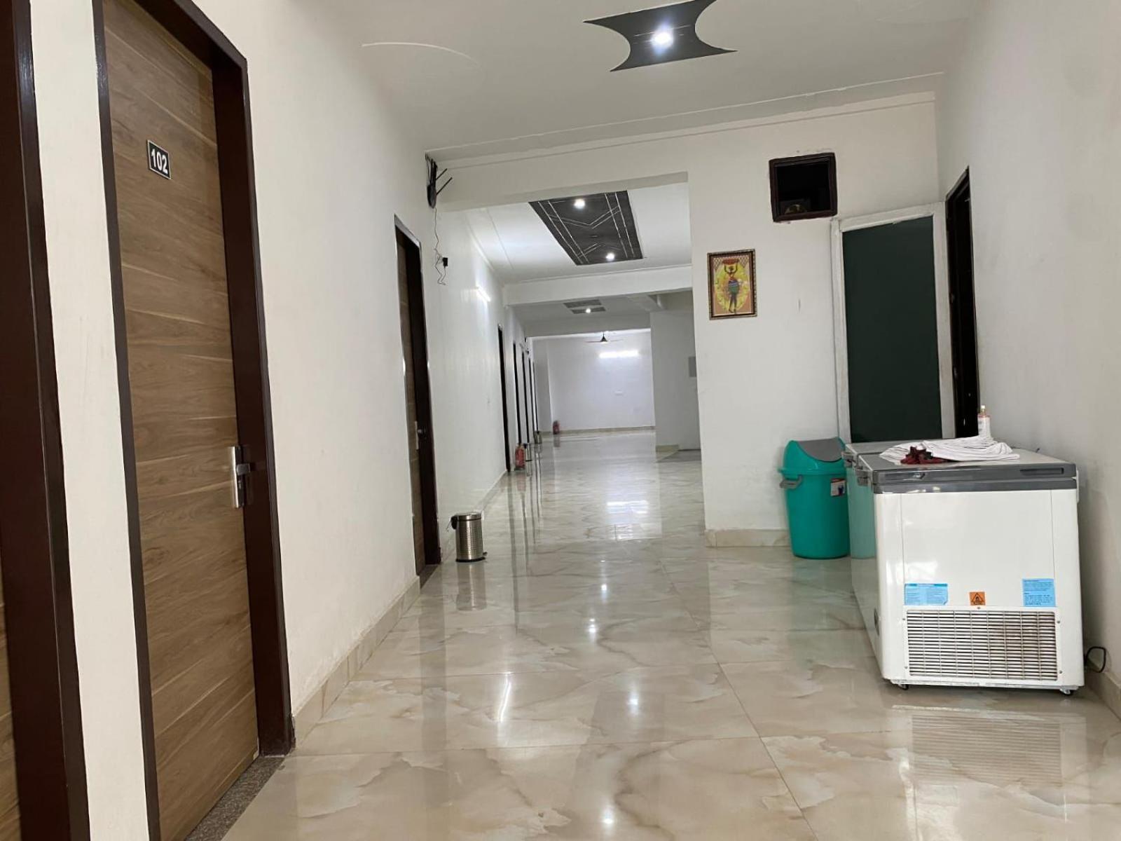 Hotel Couple Friendly Comfort Near Mundka Metro Station Delhi (National Capital Territory of India)