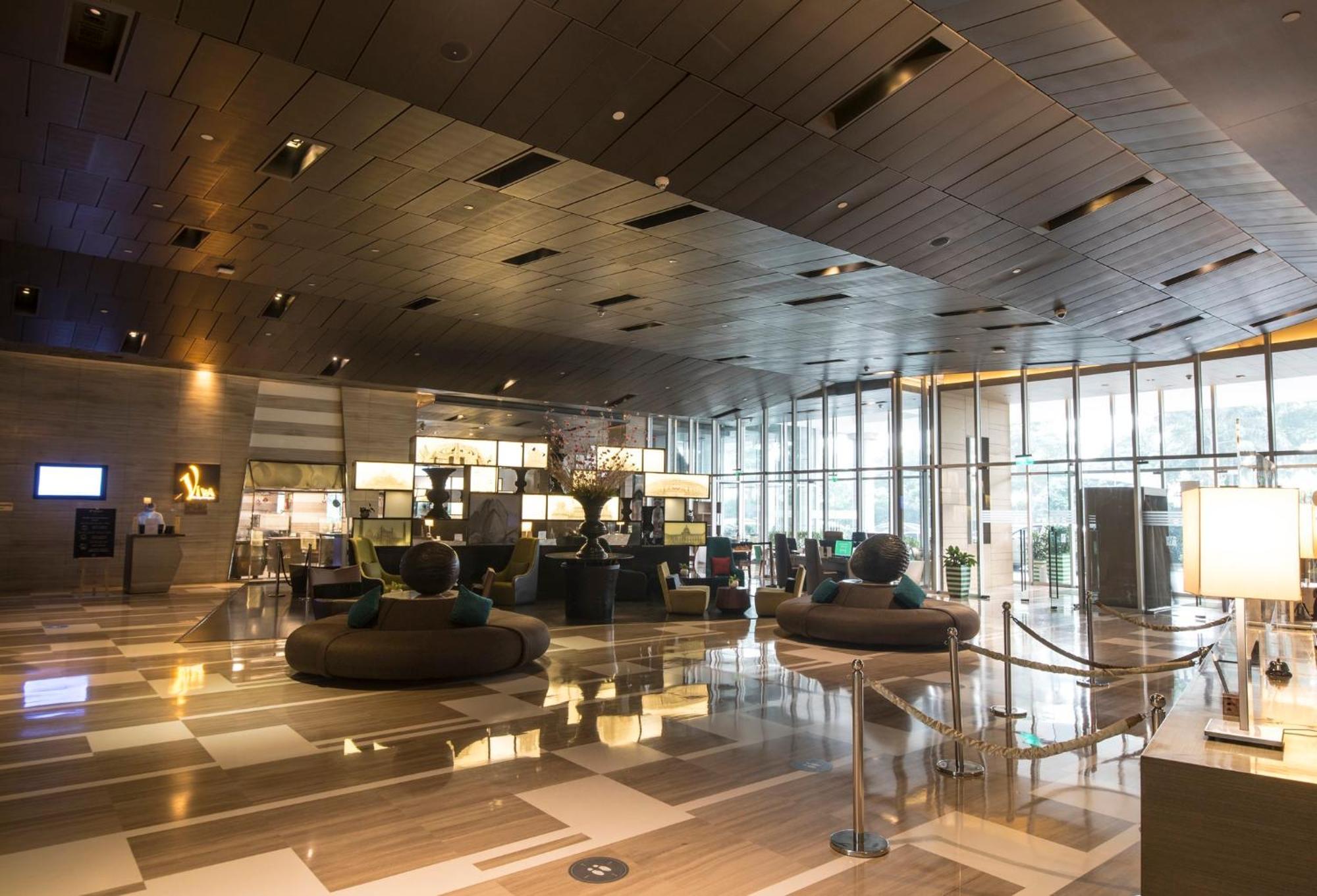 Aerocity By Ihg Hotel 5*
