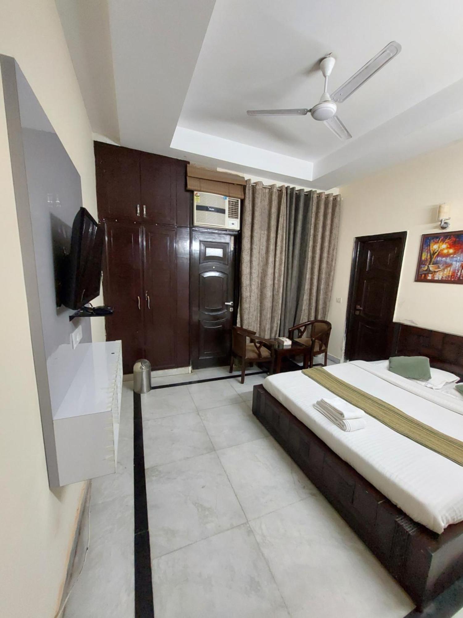 Mandakini New Delhi