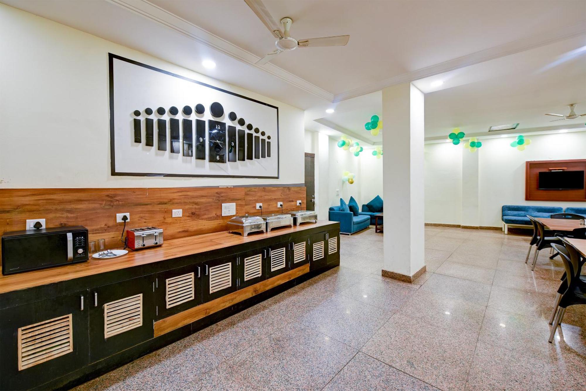 Hotel Majestic Park At Airport